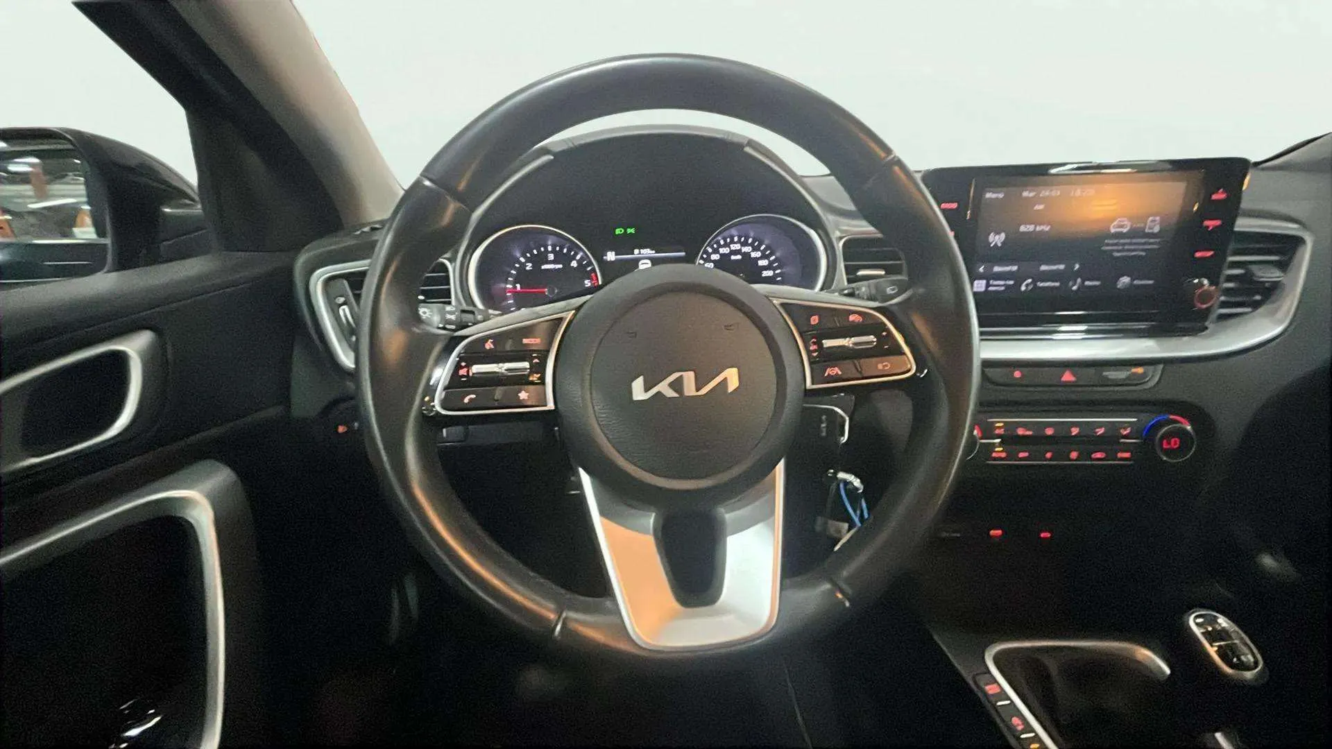 Kia Ceed 1.6 MHEV iMT Concept - foto 12