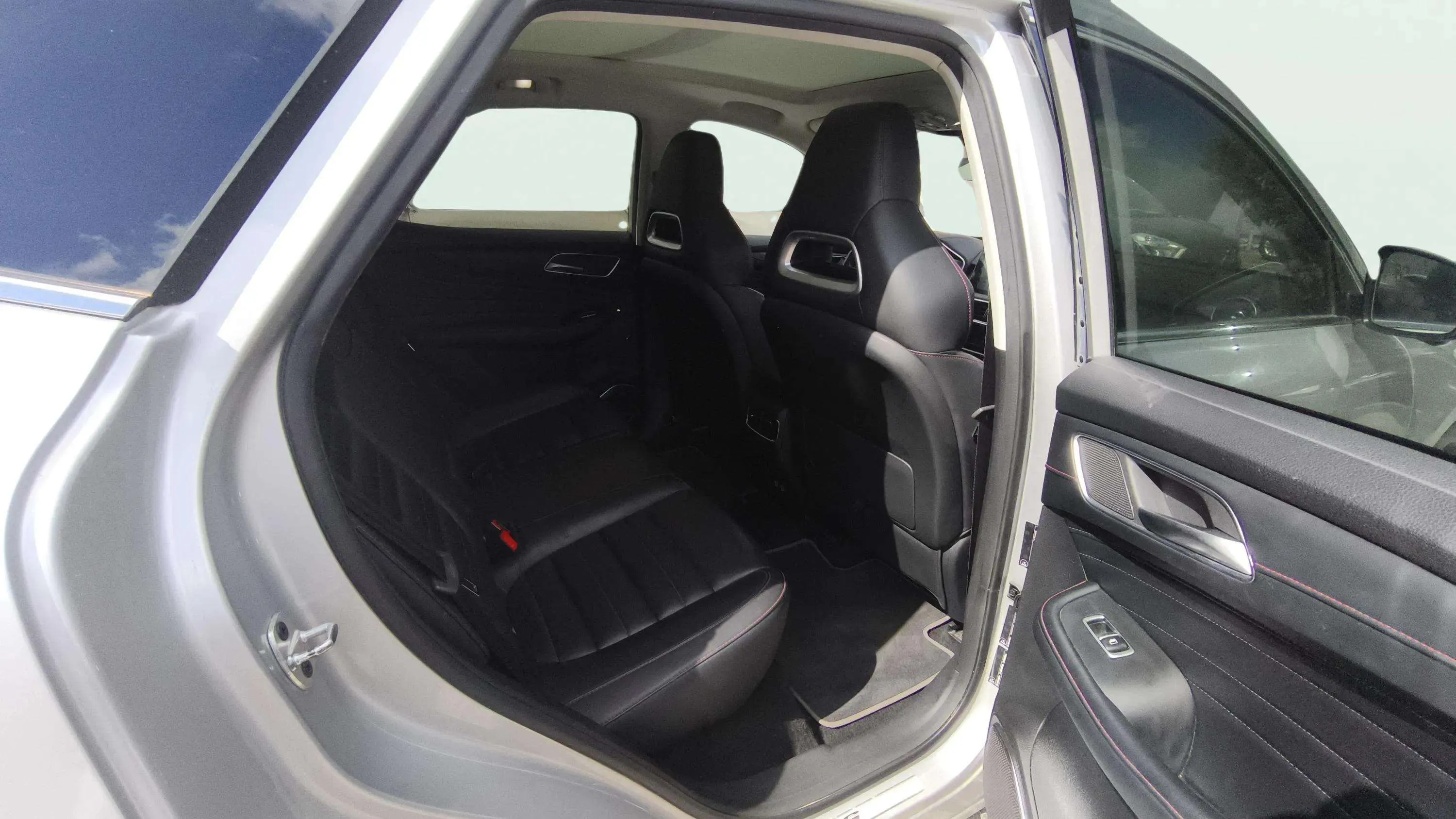 MG HS 1.5 Turbo GDI Luxury - foto 25