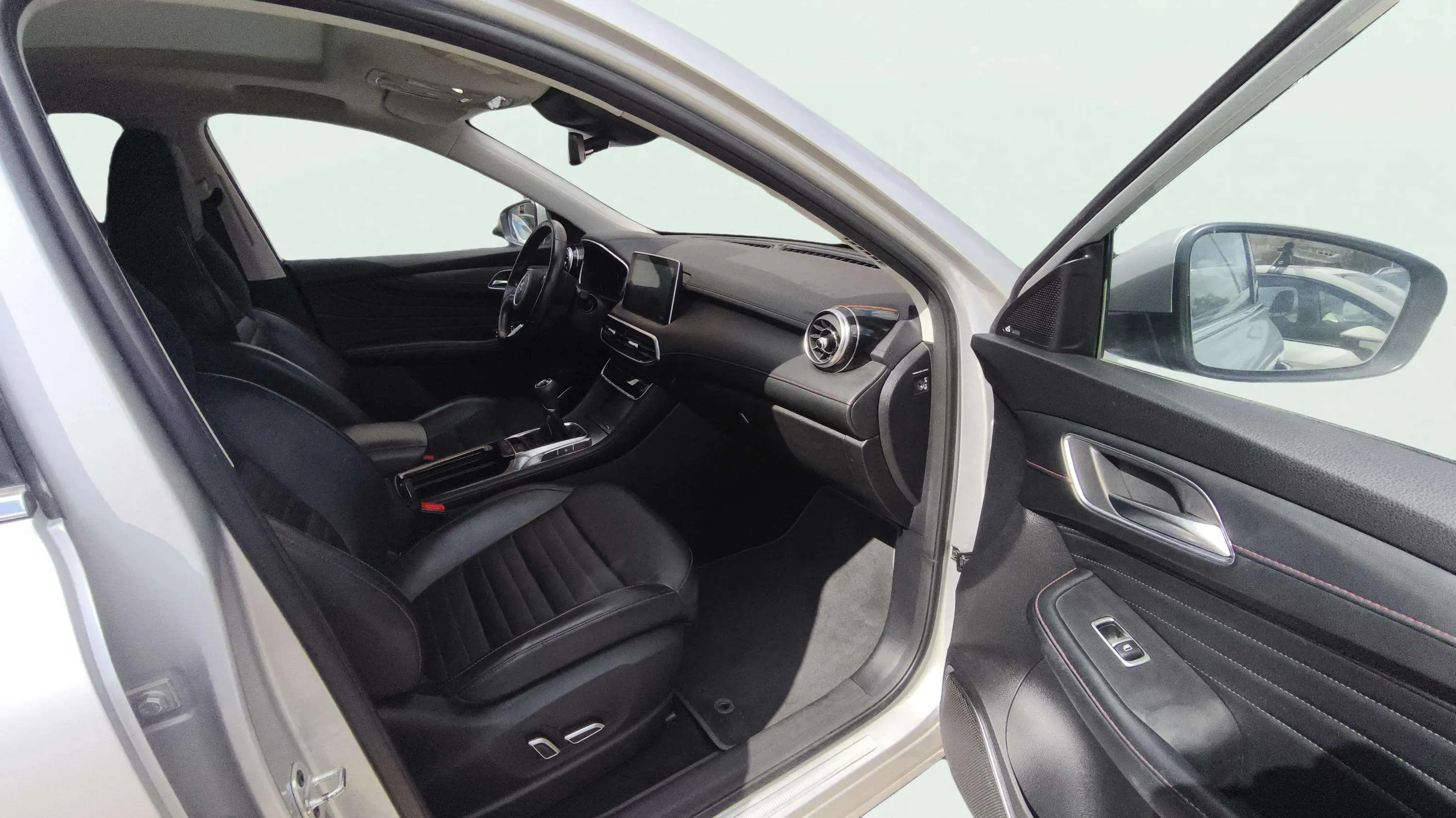 MG HS 1.5 Turbo GDI Luxury - foto 26