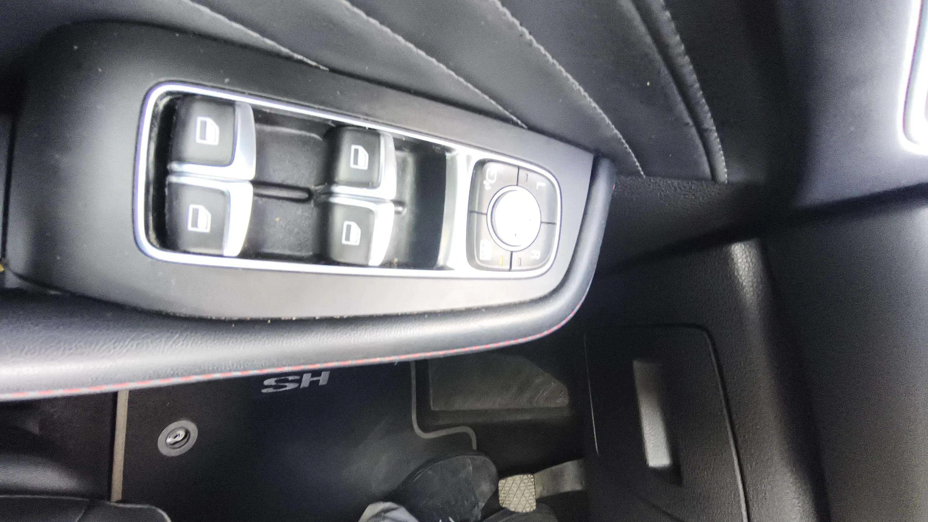 MG HS 1.5 Turbo GDI Luxury - foto 24