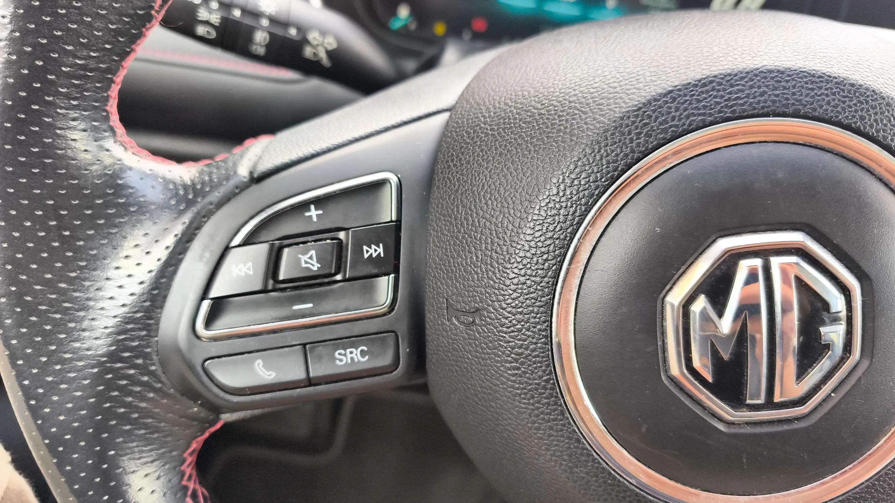 MG HS 1.5 Turbo GDI Luxury - foto 16