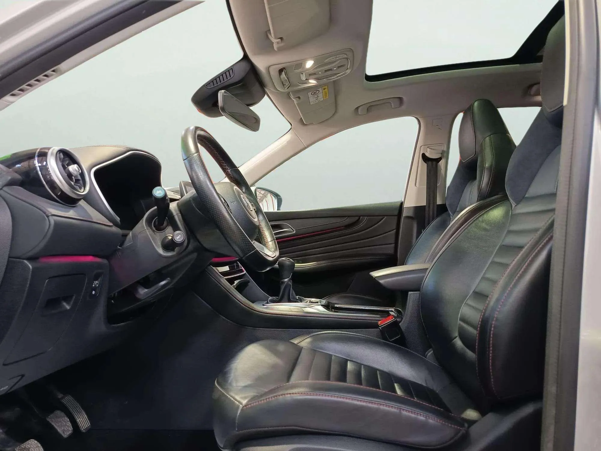 MG HS 1.5 Turbo GDI Luxury - foto 18