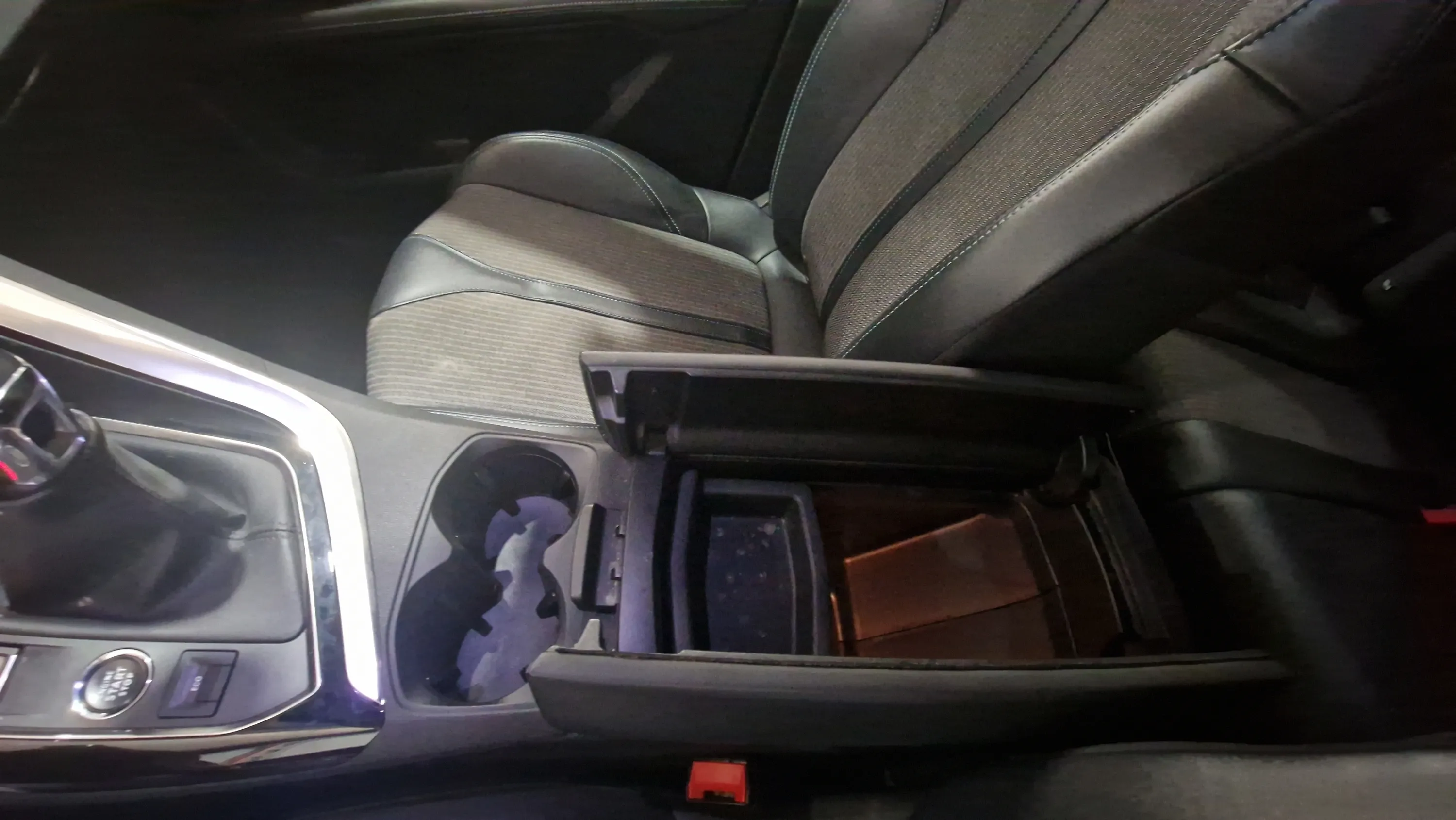 Peugeot 3008 1.2 PureTech Allure - foto 27
