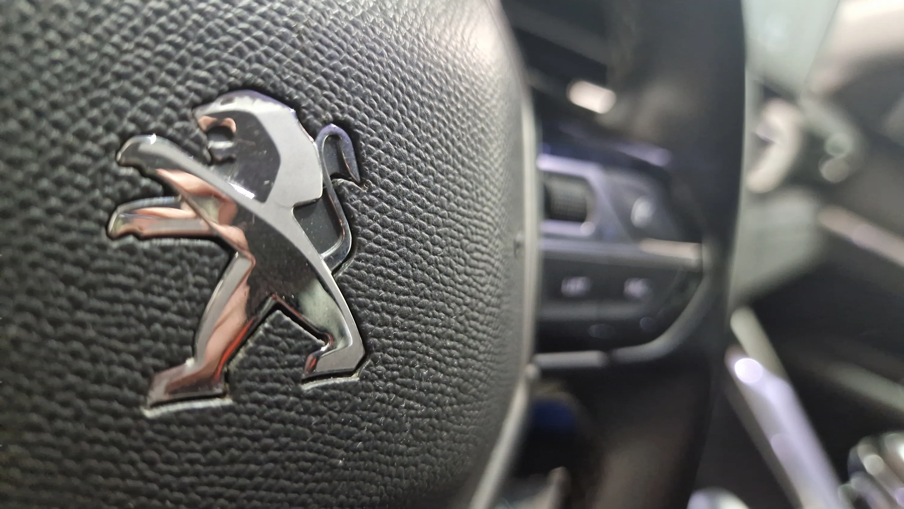 Peugeot 3008 1.2 PureTech Allure - foto 18