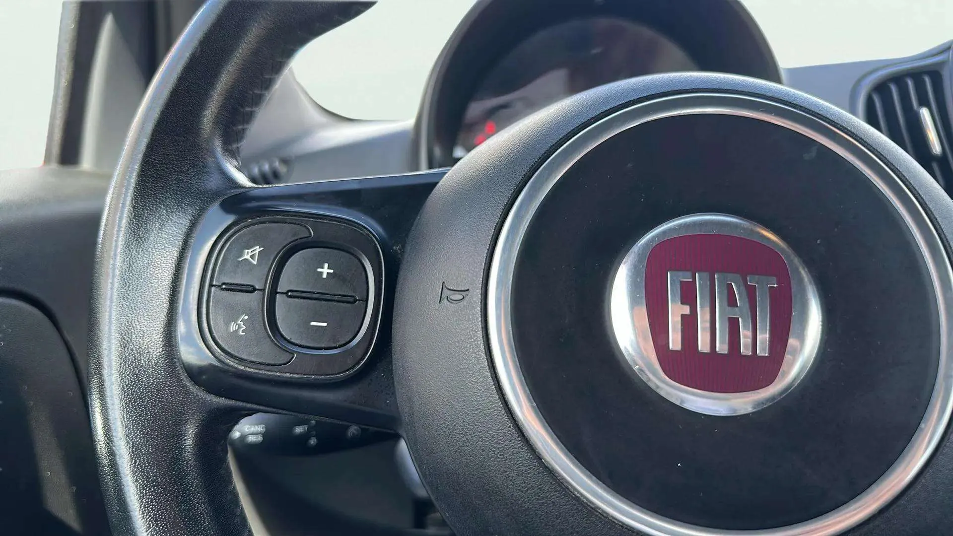 Fiat 500 Sport 1.0 Hybrid - foto 12
