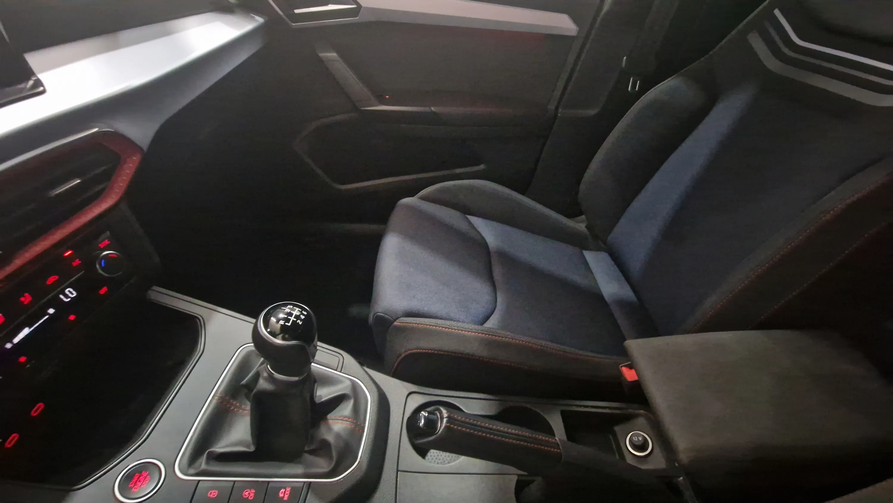 SEAT Ibiza 1.0 TSI FR XL - foto 28