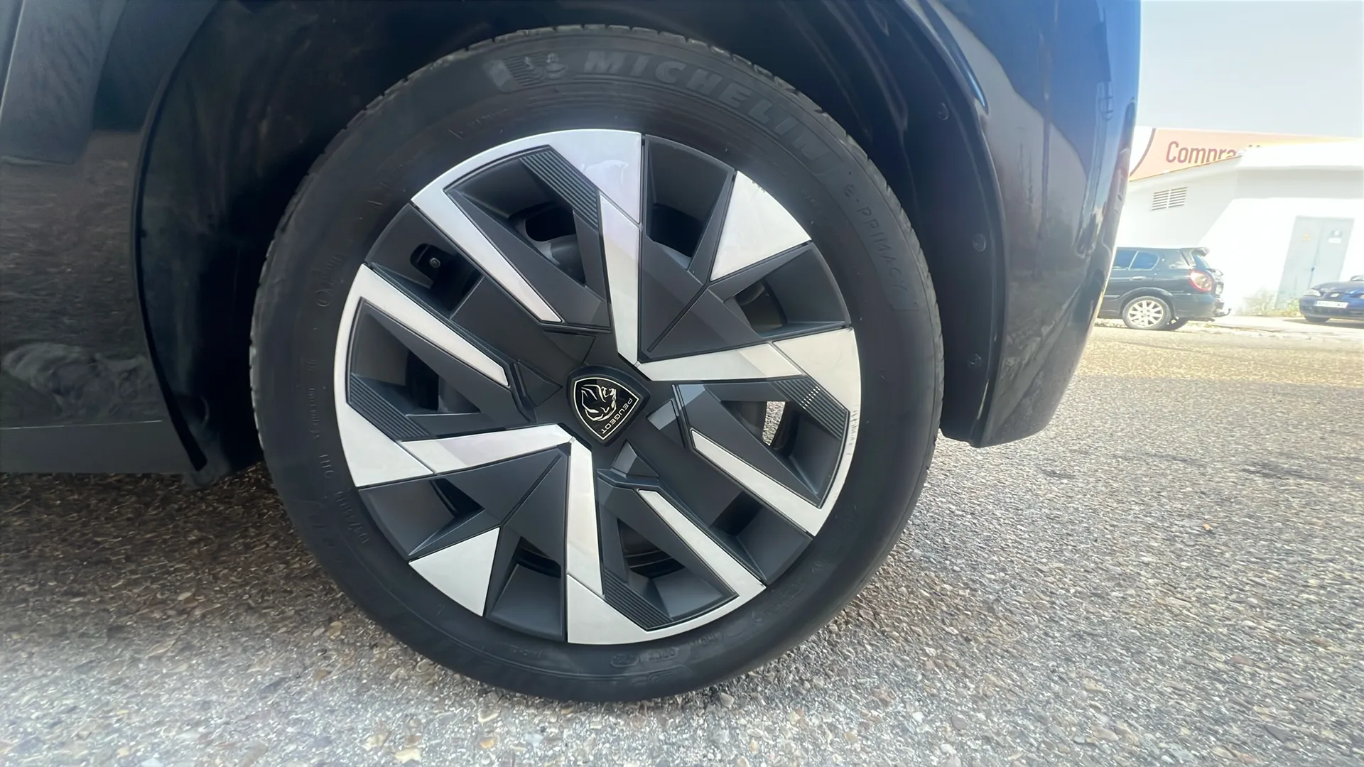 Peugeot 208 Style Hybrid 110 eDCS6 - foto 17