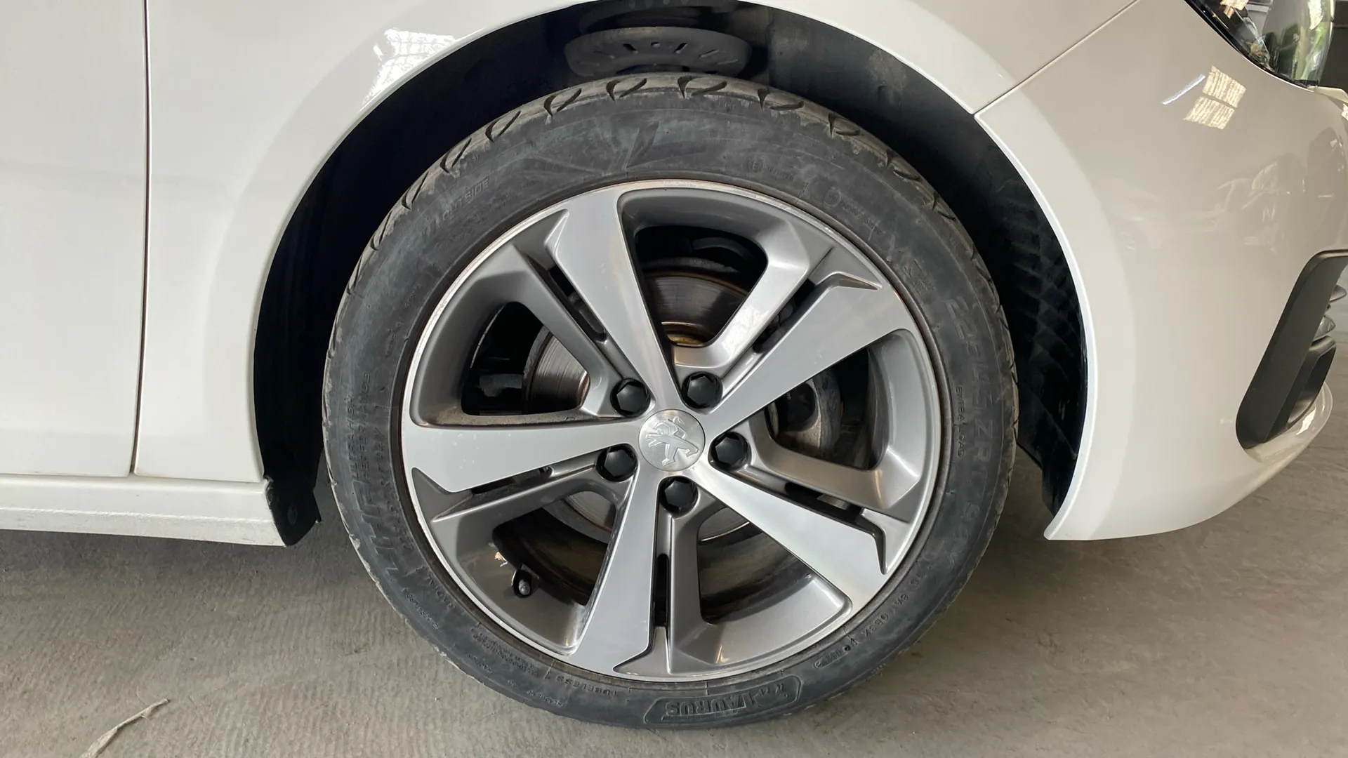 Peugeot 308 Allure PureTech 130 - foto 13