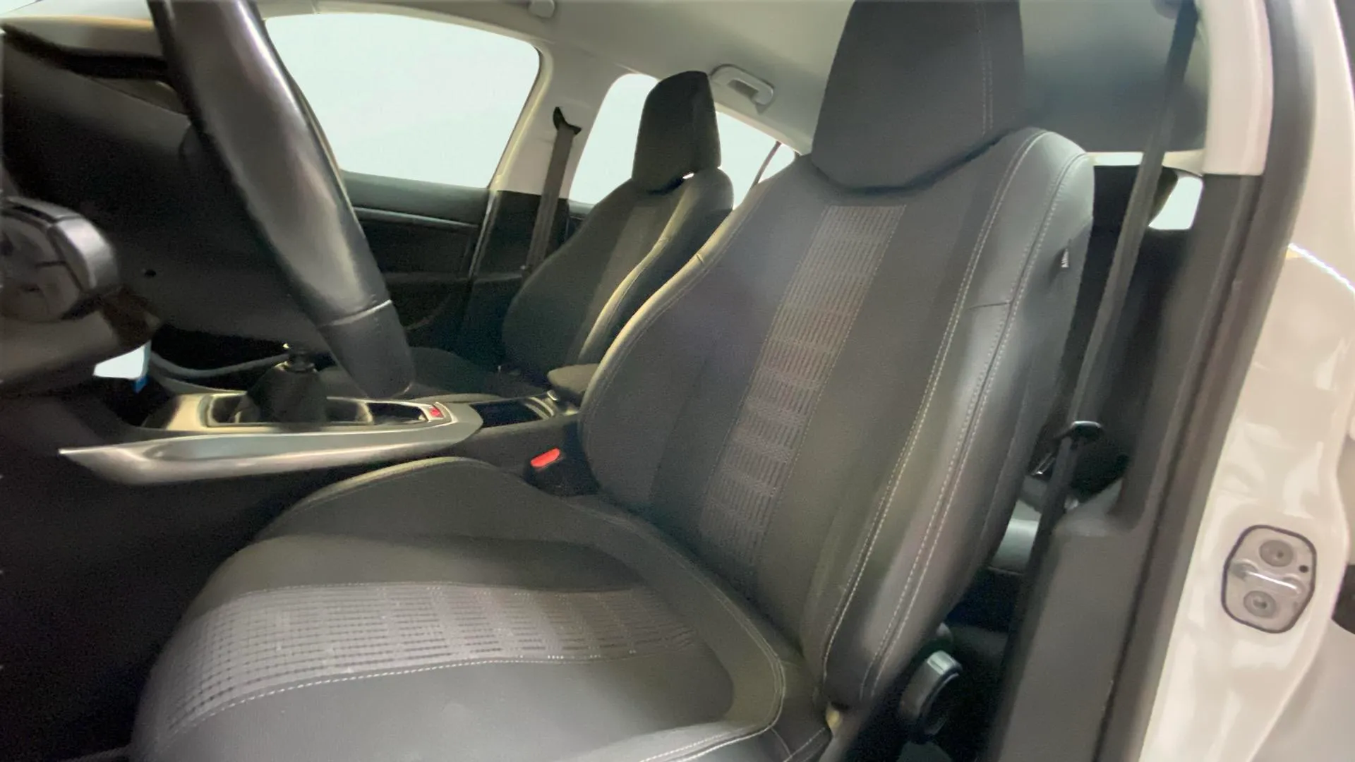 Peugeot 308 Allure PureTech 130 - foto 10
