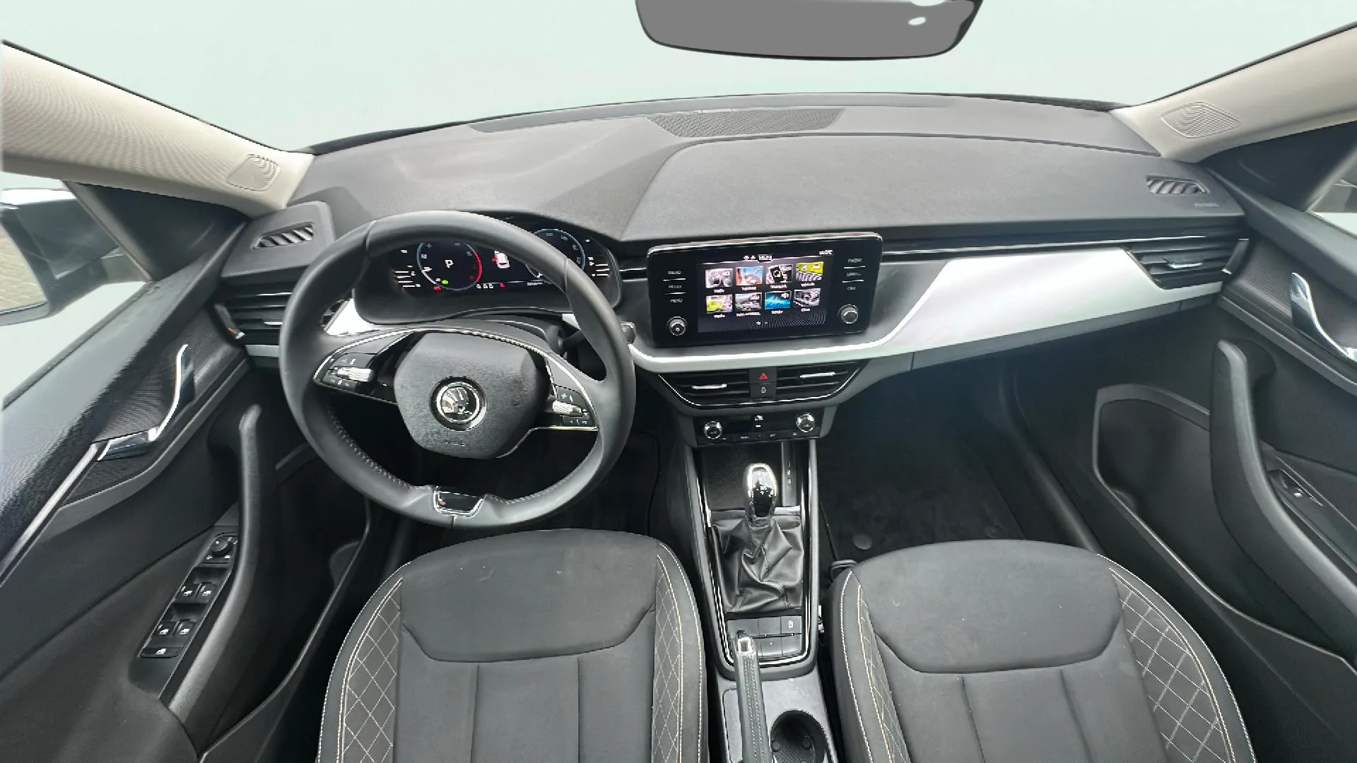 Škoda Kamiq 1.0 TSI DSG Ambition - foto 16