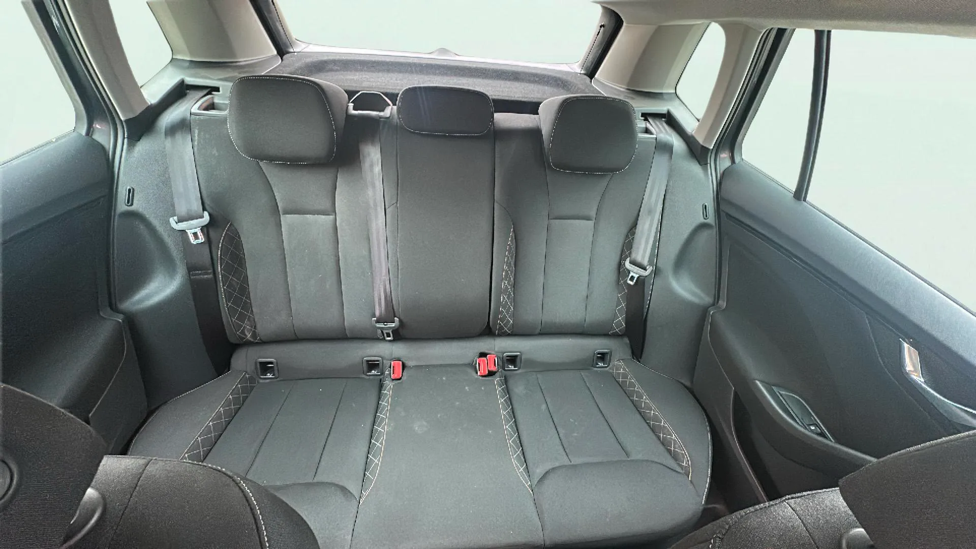 Škoda Kamiq 1.0 TSI DSG Ambition - foto 14