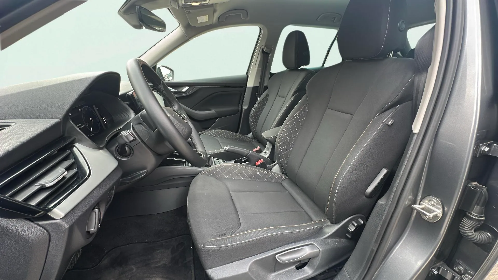 Škoda Kamiq 1.0 TSI DSG Ambition - foto 19