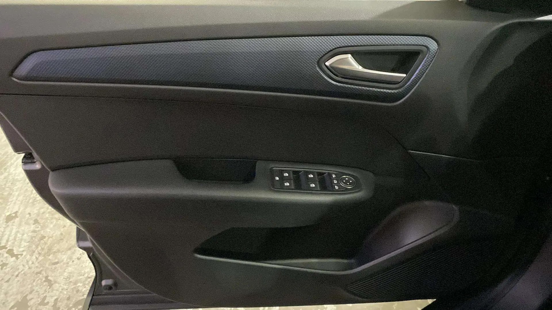 Renault Arkana Evolution TCe EDC mild hybr - foto 21