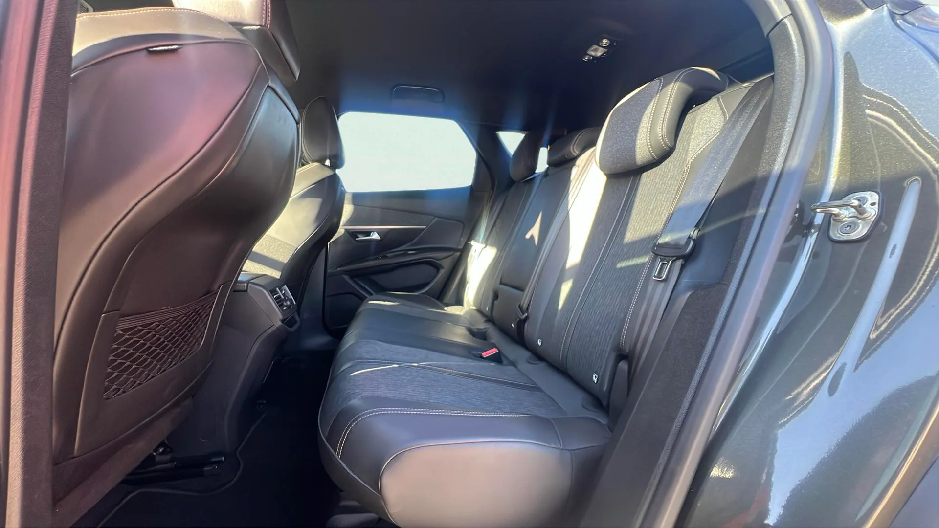 Peugeot 3008 2.0BLUEHDI GT - foto 22