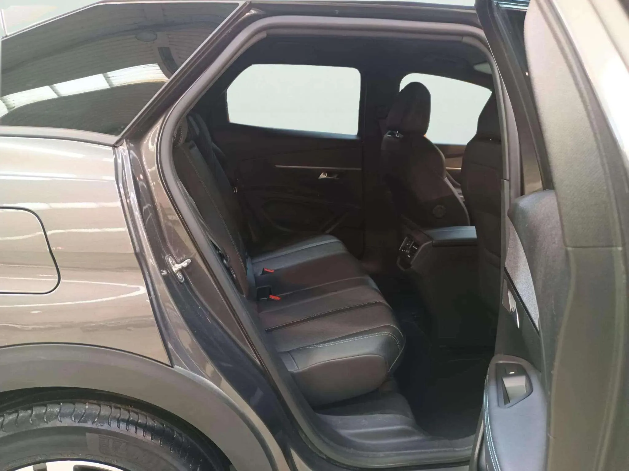 Peugeot 3008 1.5 BlueHDi Allure Pack EAT8 - foto 8