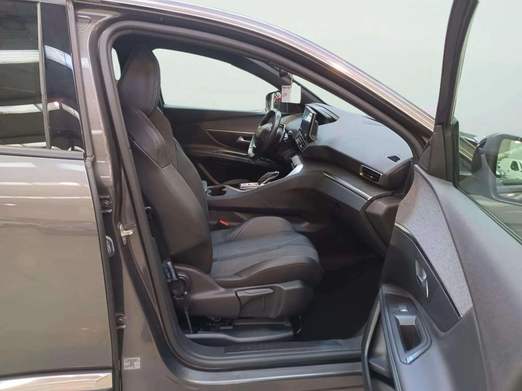 Peugeot 3008 1.5 BlueHDi Allure Pack EAT8 - foto 9