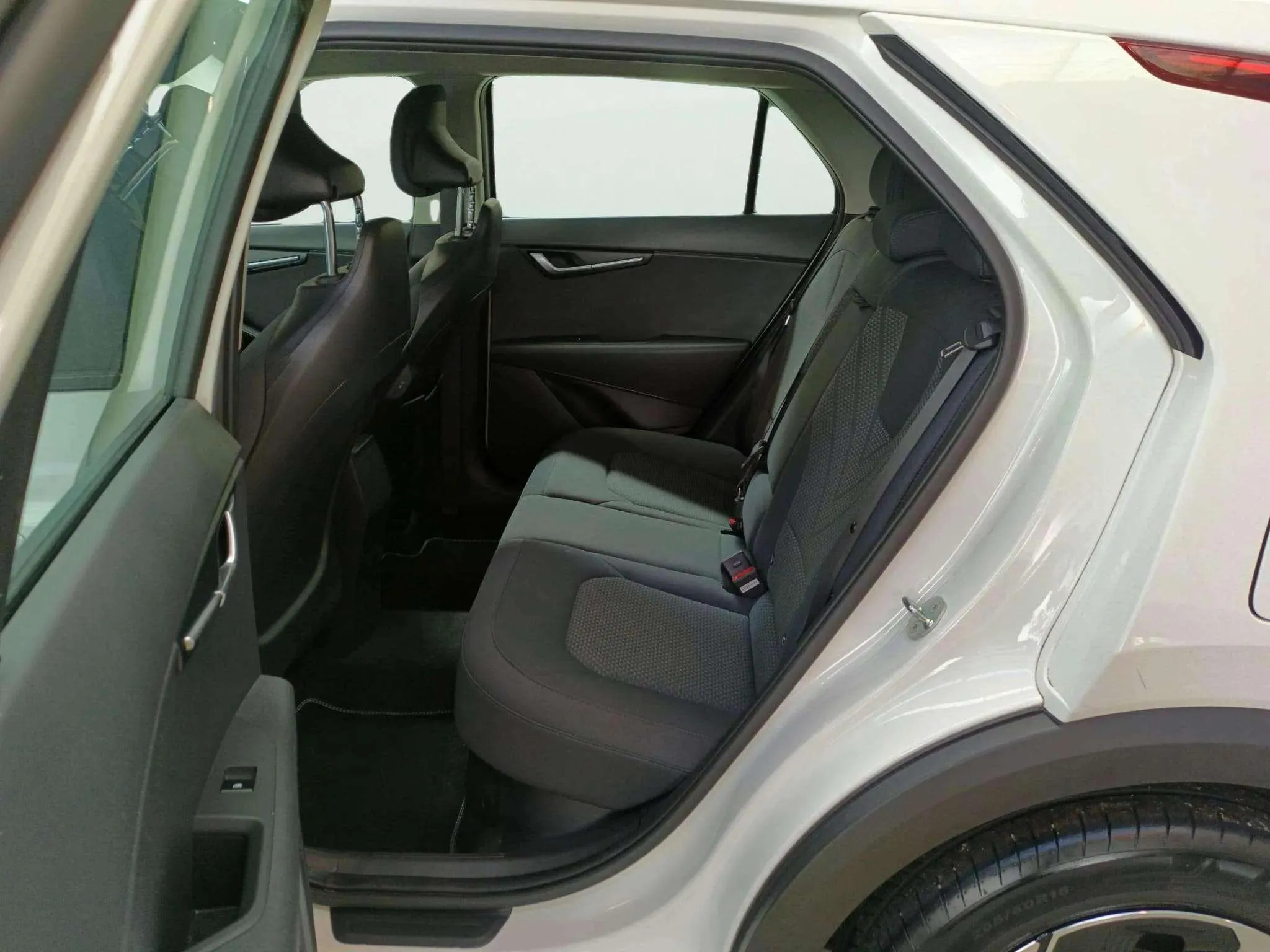 Kia Niro 1.6 GDi HEV Concept - foto 12