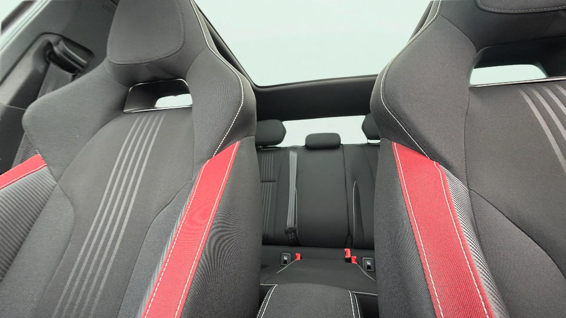 Škoda Kamiq 1.0 TSI Active - foto 11