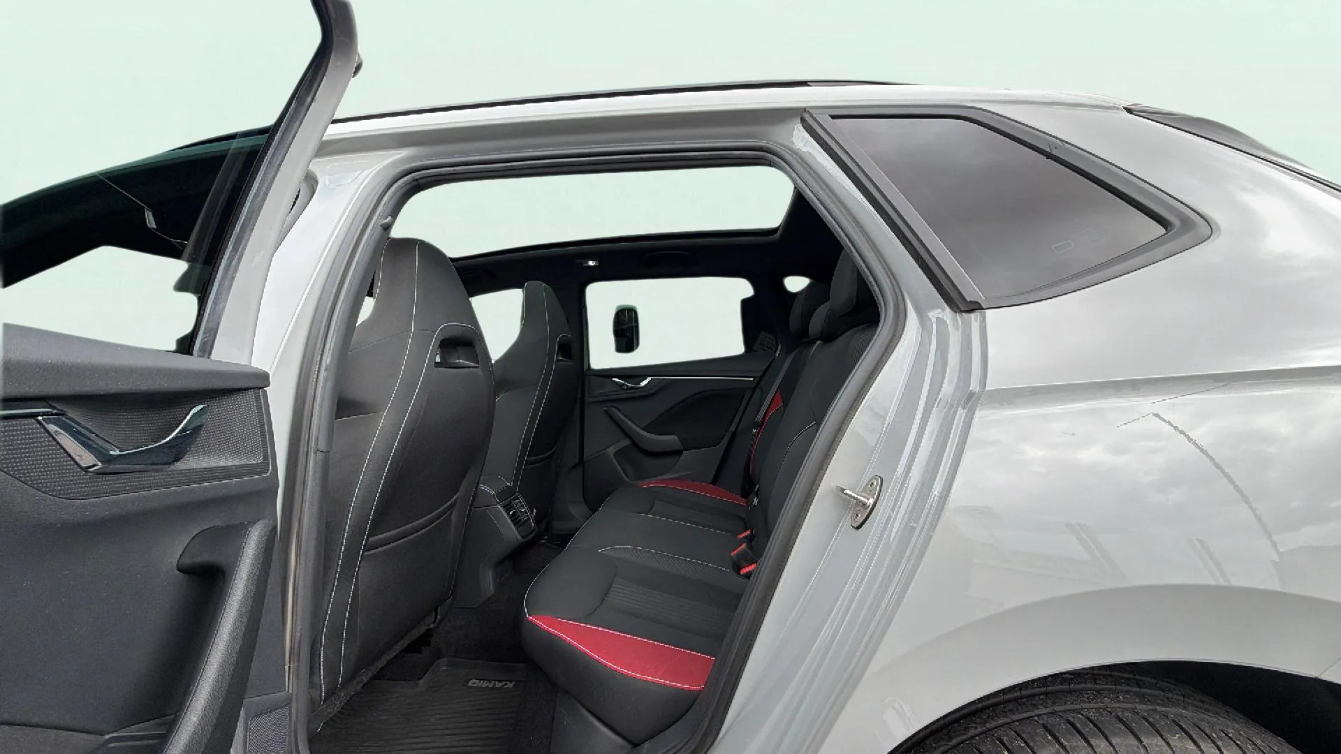 Škoda Kamiq 1.0 TSI Active - foto 10