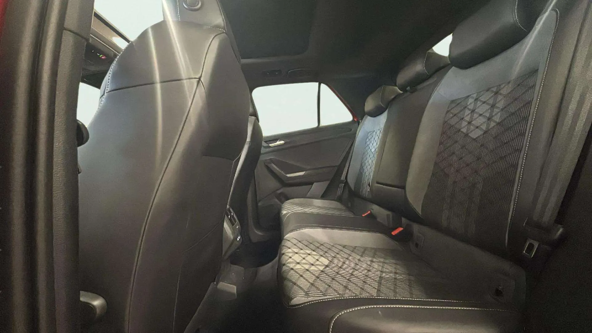 Volkswagen T-Roc R-Line 2.0 TDI DSG - foto 21