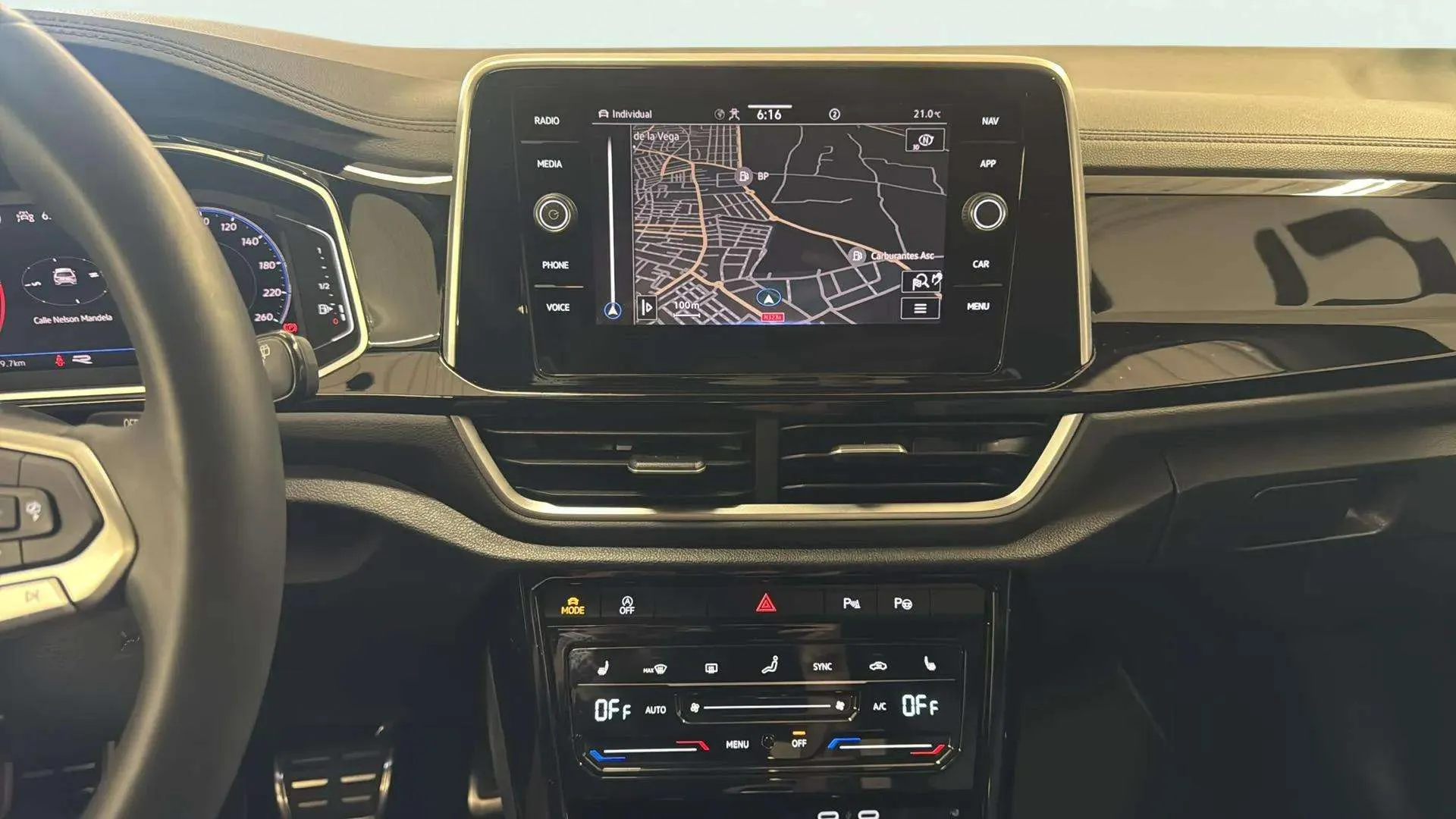 Volkswagen T-Roc R-Line 2.0 TDI DSG - foto 14