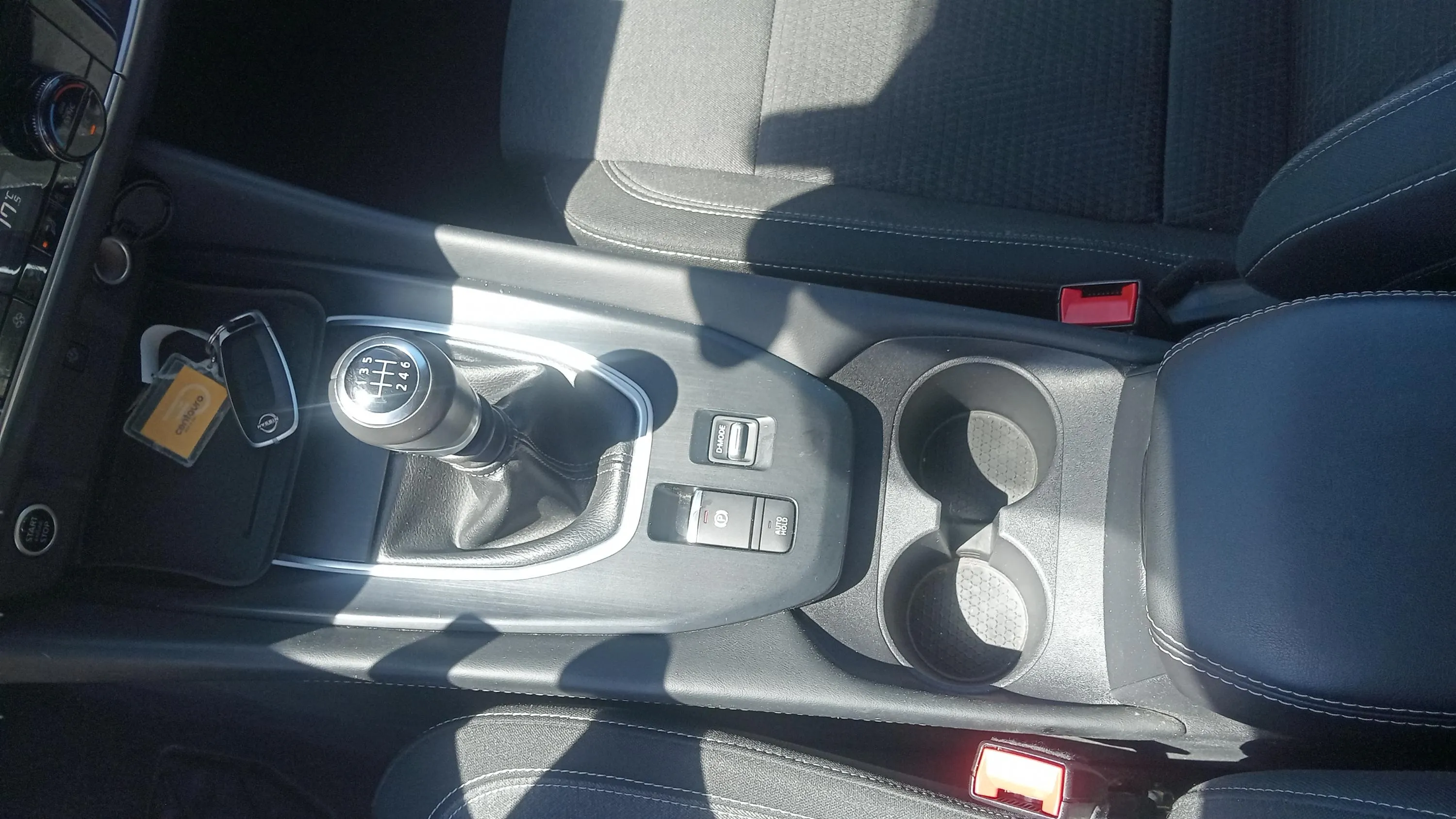 Nissan Qashqai DIG-T N-Connecta - foto 23