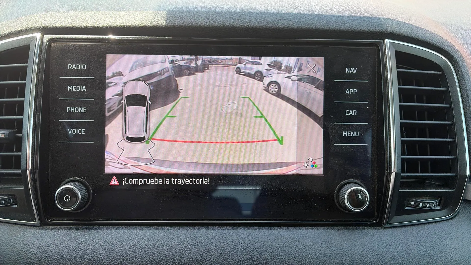Škoda Karoq 2.0 TDI DSG 4x4 Ambition - foto 18
