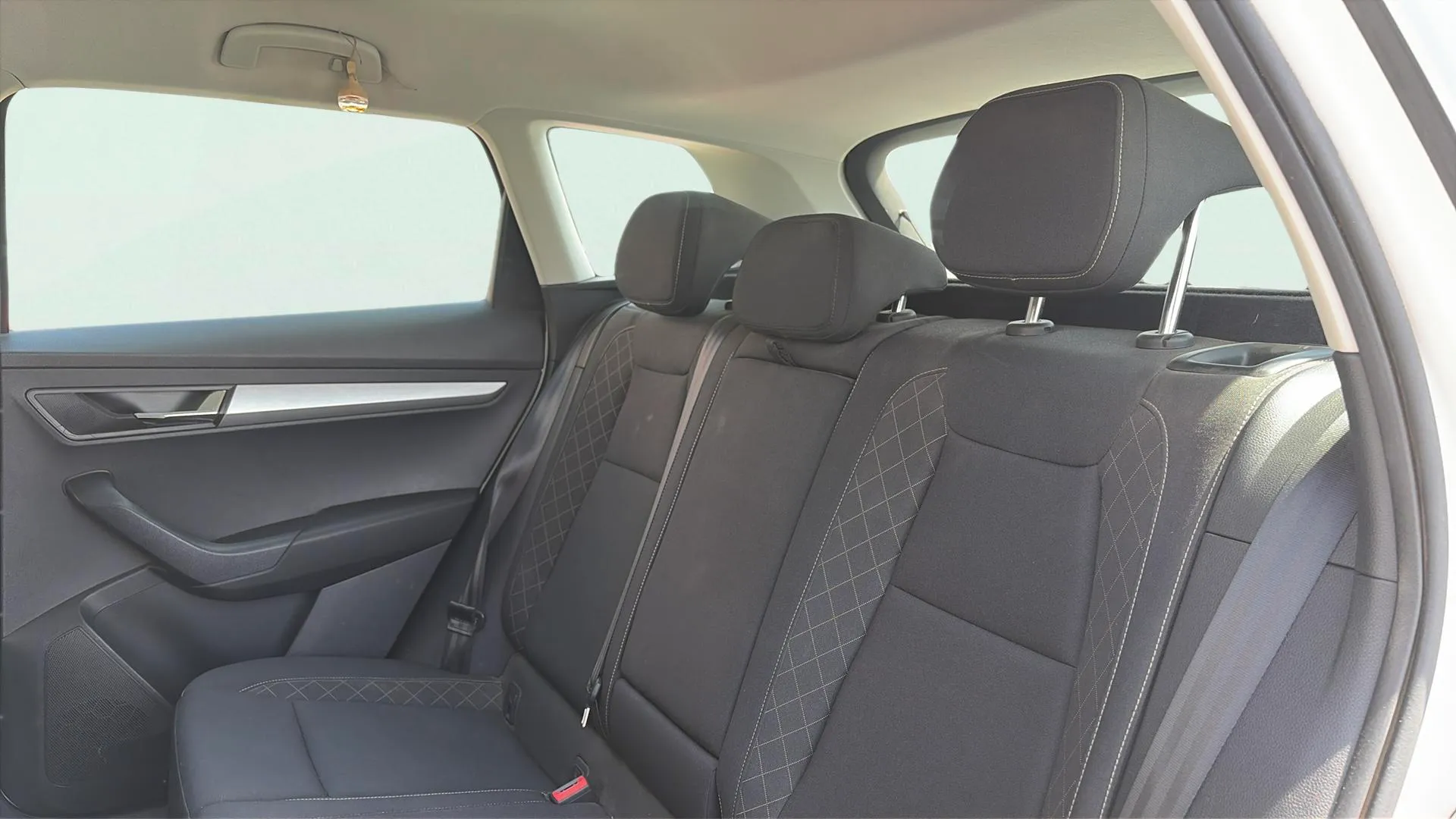 Škoda Karoq 2.0 TDI DSG 4x4 Ambition - foto 12