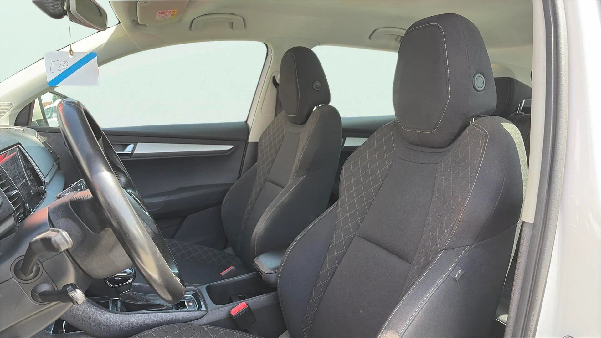 Škoda Karoq 2.0 TDI DSG 4x4 Ambition - foto 11