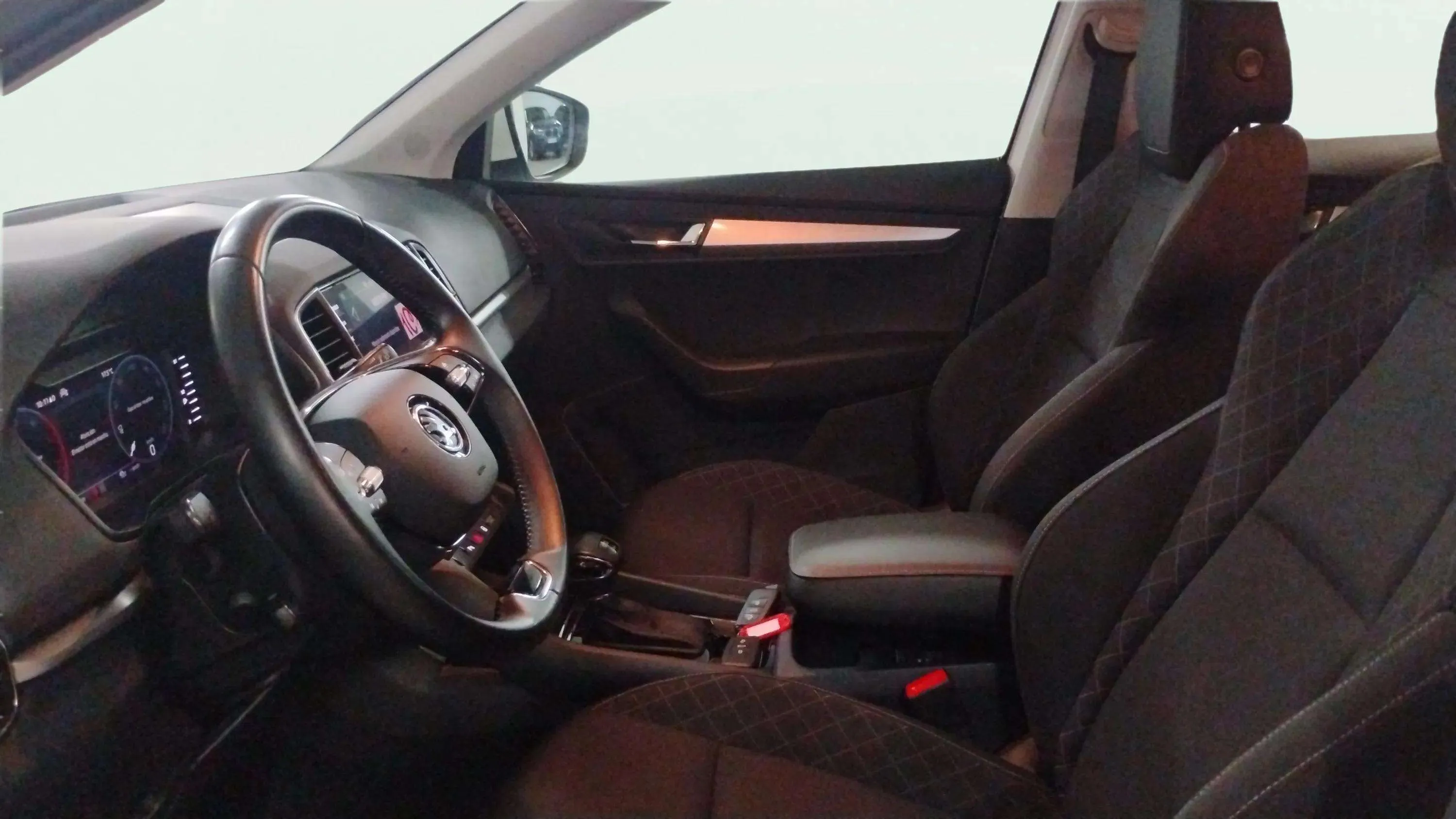Škoda Karoq 2.0 TDI DSG 4x4 Ambition - foto 11