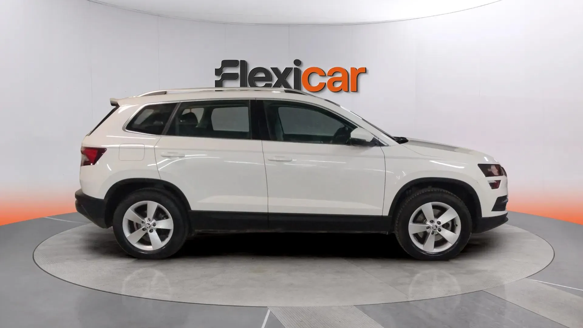 Škoda Karoq 2.0 TDI DSG 4x4 Ambition - foto 2