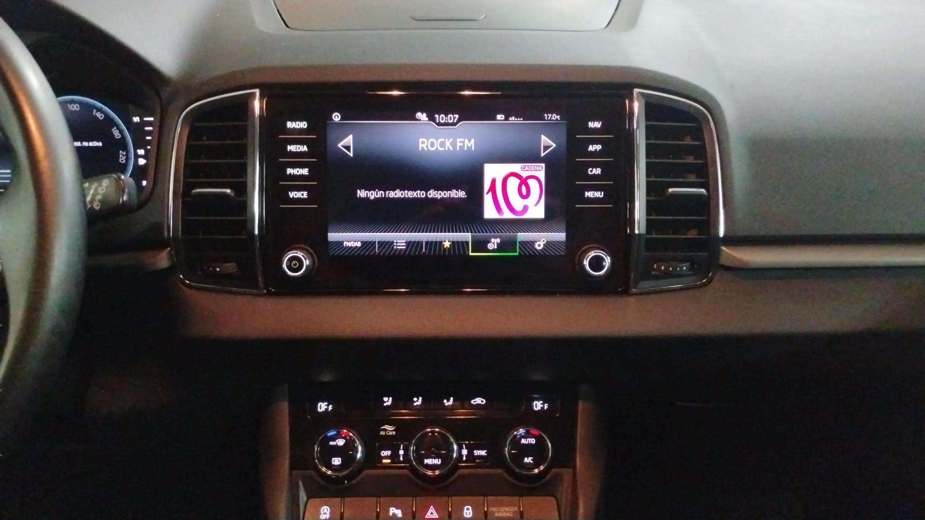 Škoda Karoq 2.0 TDI DSG 4x4 Ambition - foto 14