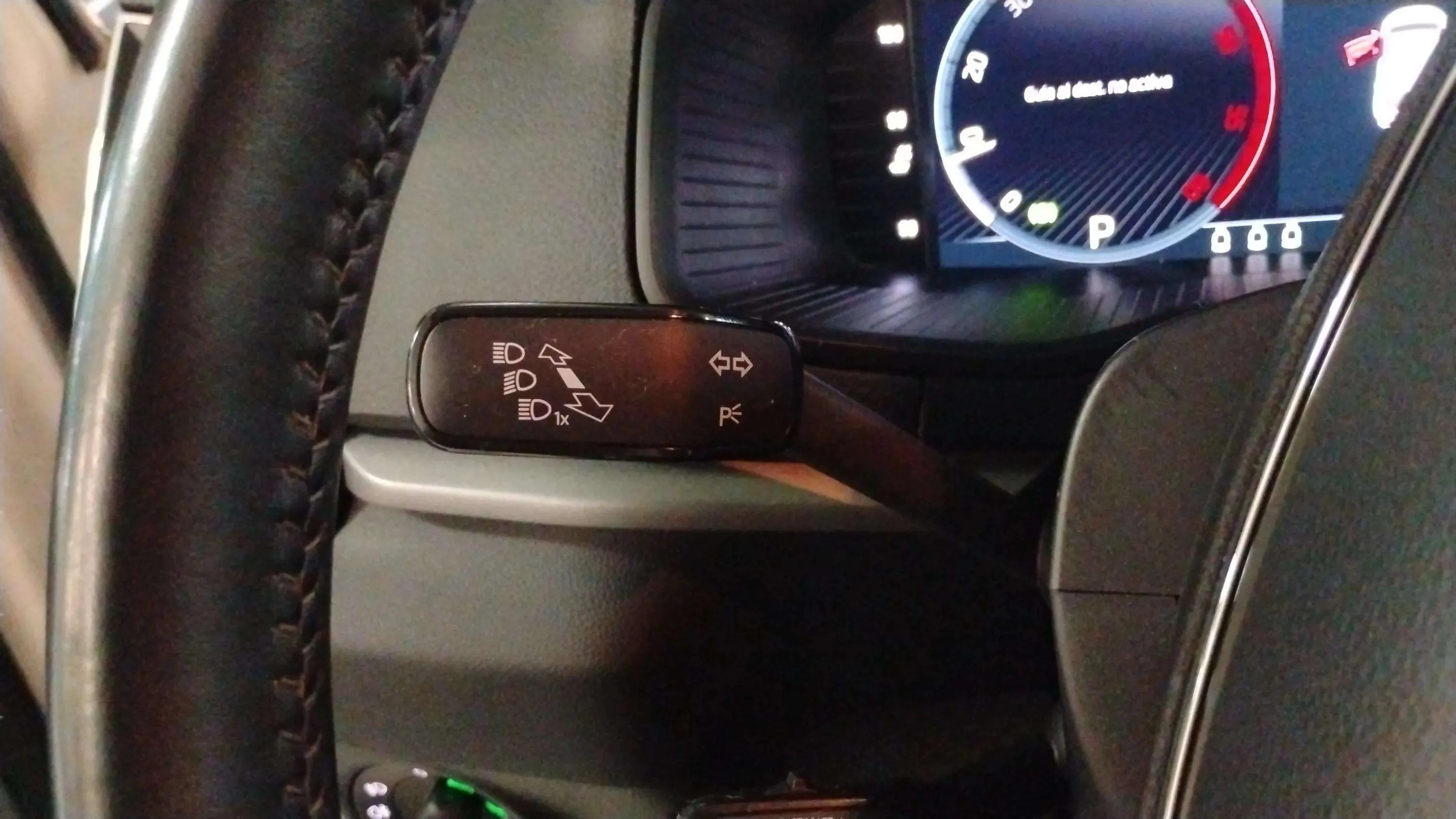 Škoda Karoq 2.0 TDI DSG 4x4 Ambition - foto 16