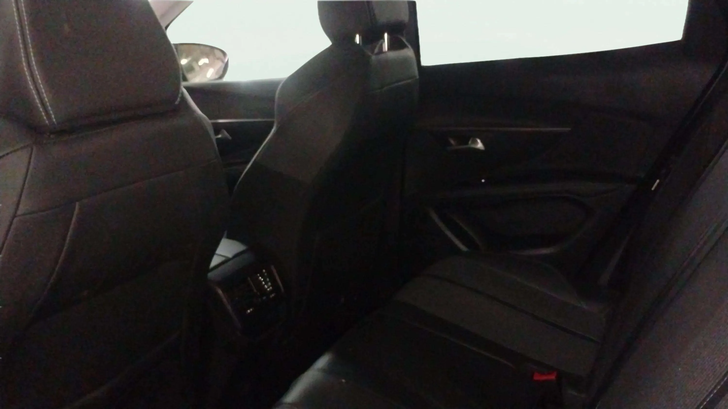 Peugeot 3008 1.5 BlueHDi Allure EAT8 - foto 12