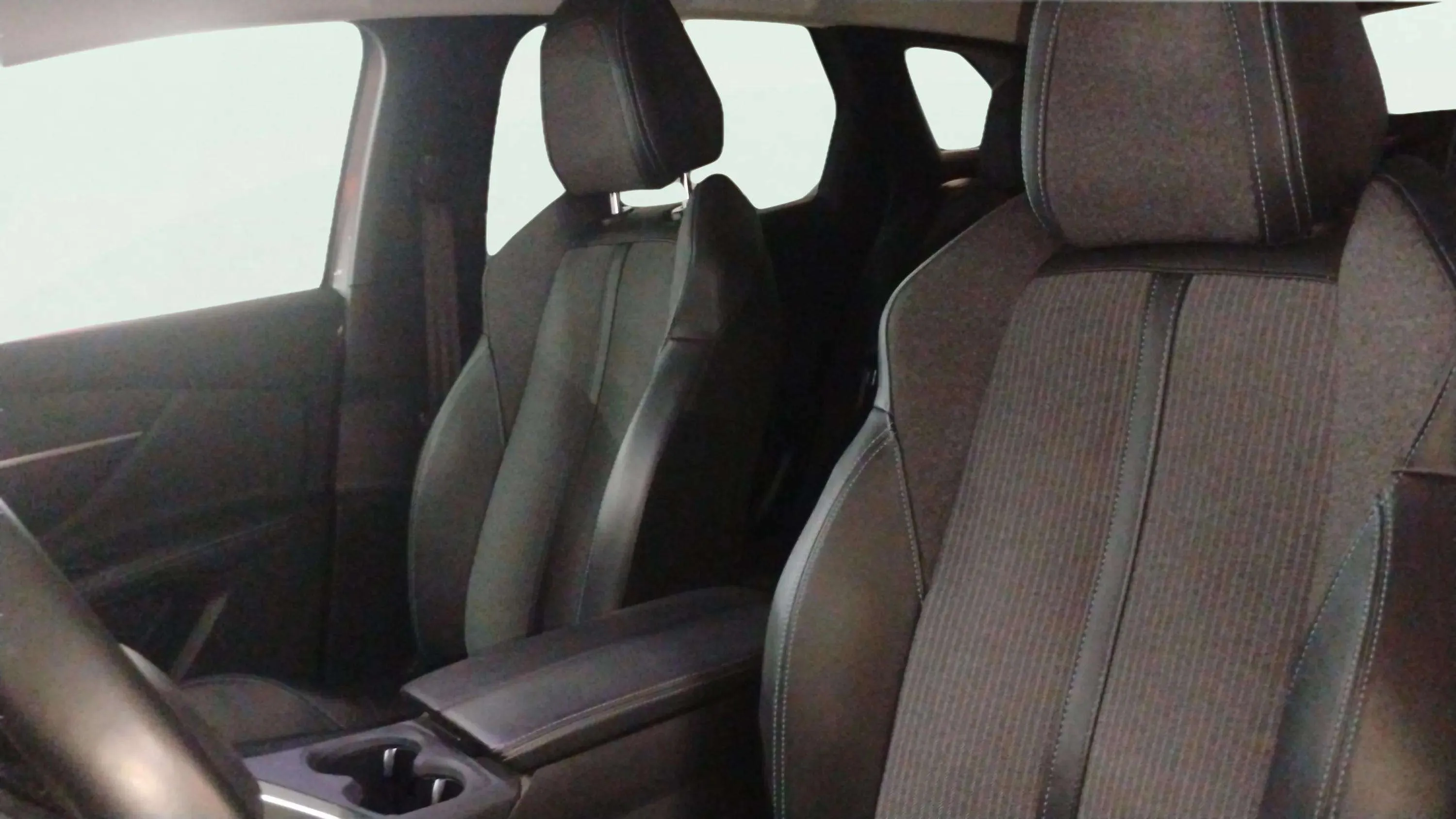 Peugeot 3008 1.5 BlueHDi Allure EAT8 - foto 8