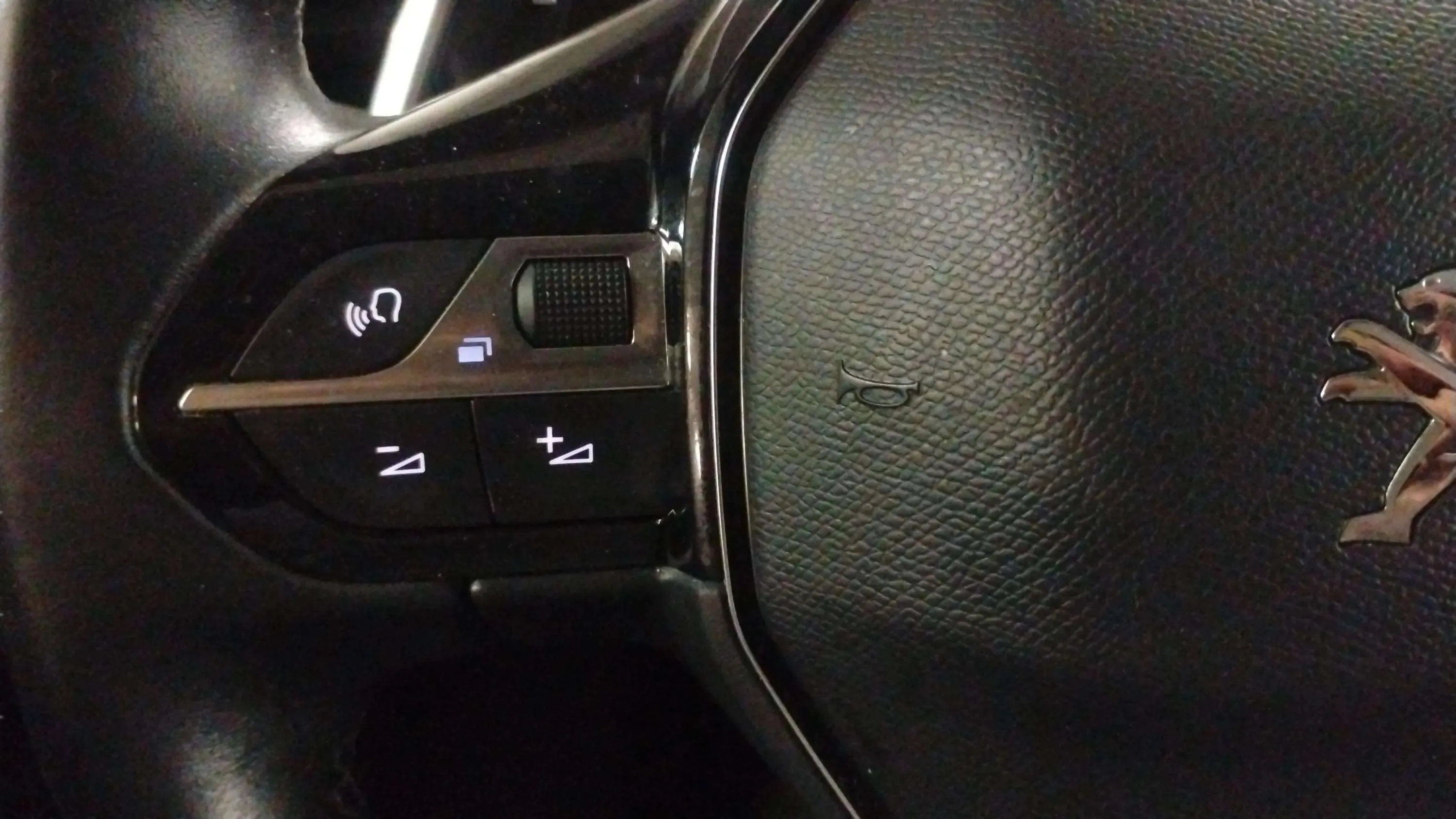 Peugeot 3008 1.5 BlueHDi Allure EAT8 - foto 19