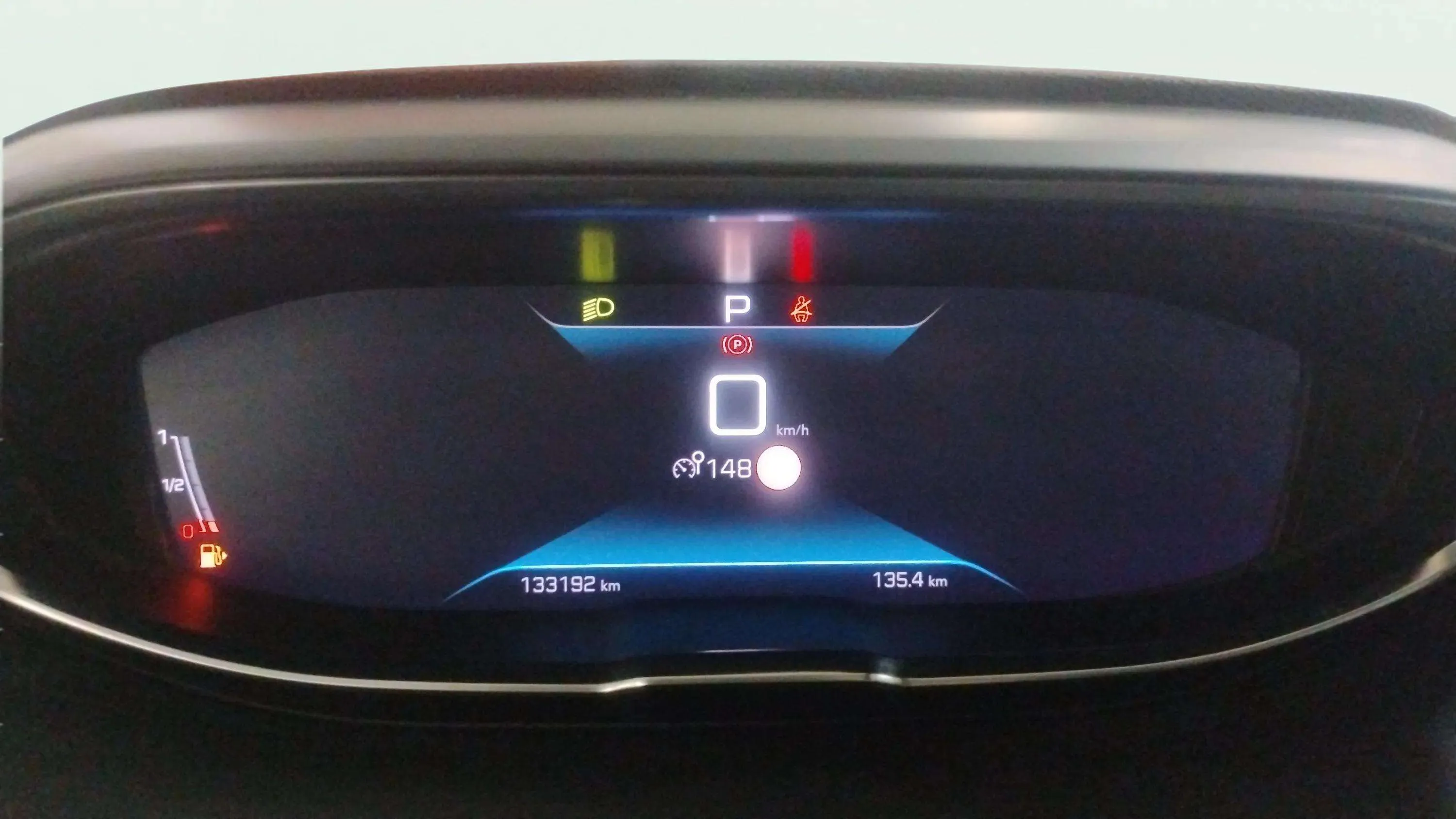 Peugeot 3008 1.5 BlueHDi Allure EAT8 - foto 18