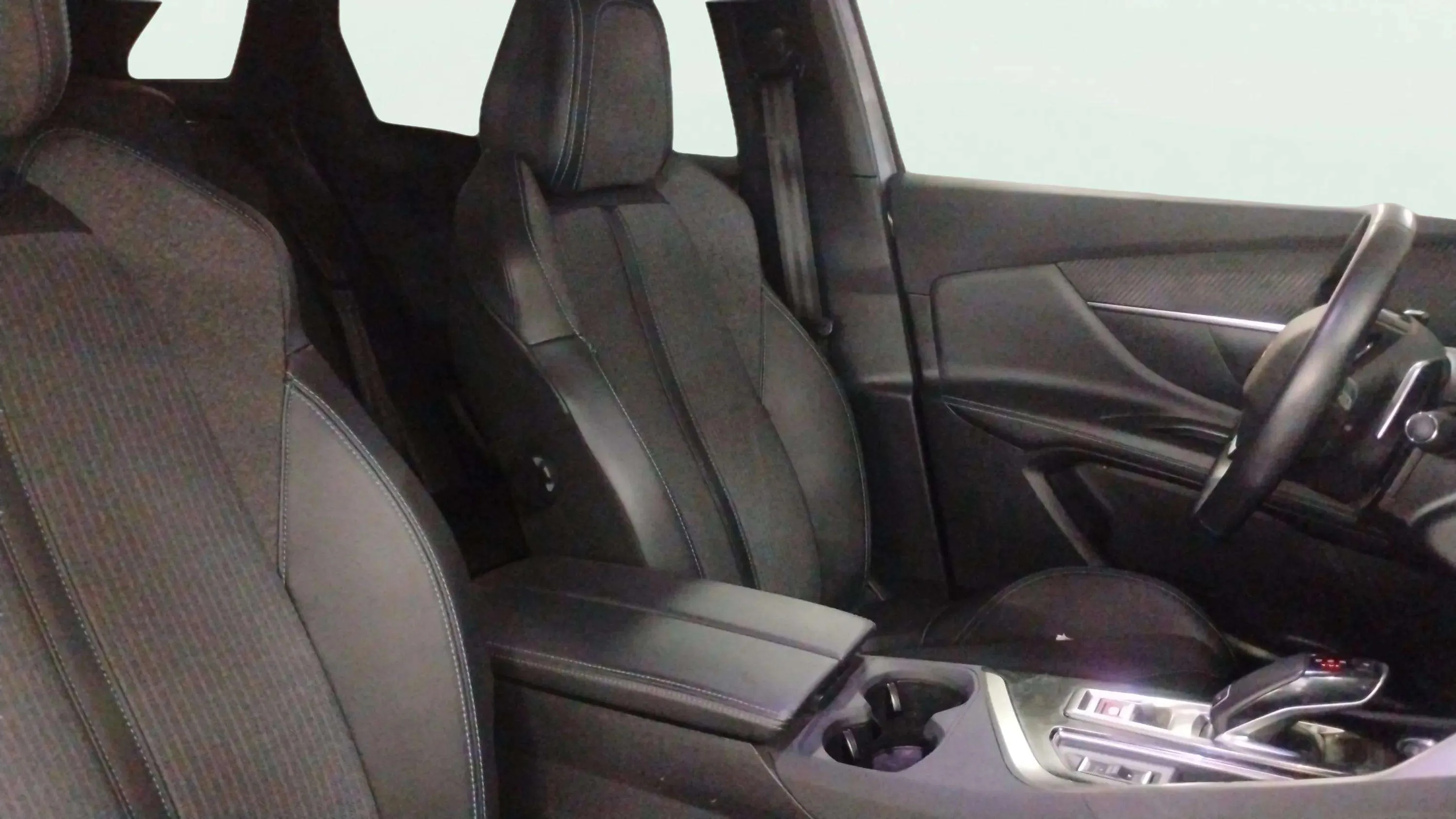 Peugeot 3008 1.5 BlueHDi Allure EAT8 - foto 11