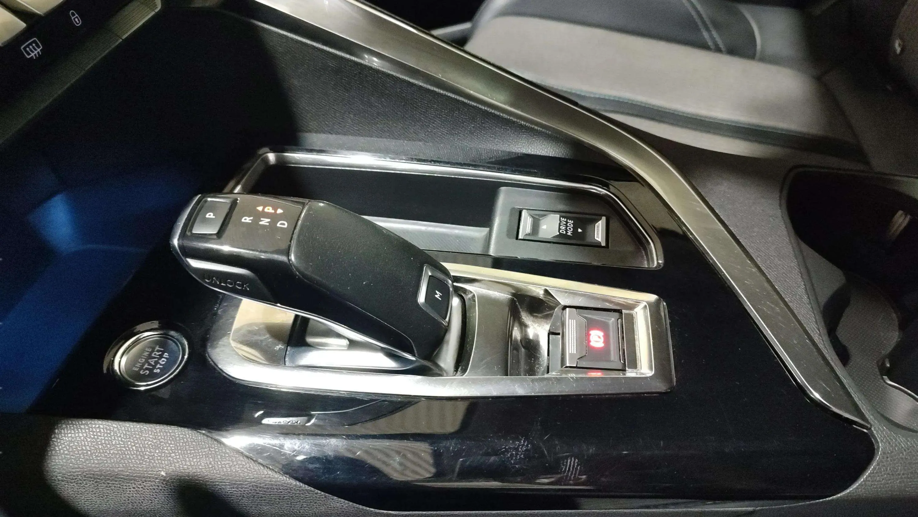 Peugeot 3008 1.2 PureTech Allure EAT8 - foto 19