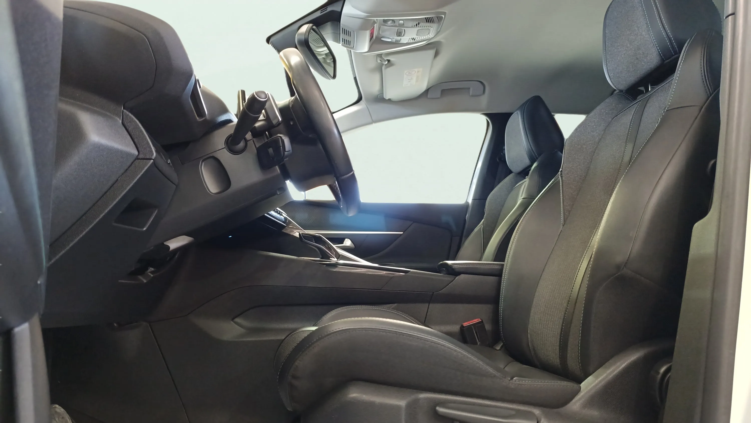 Peugeot 3008 1.2 PureTech Allure EAT8 - foto 31