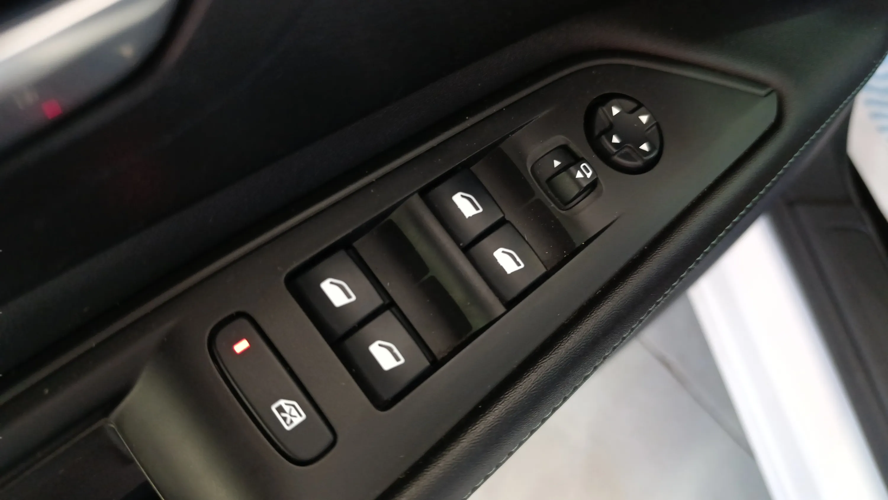 Peugeot 3008 1.2 PureTech Allure EAT8 - foto 30