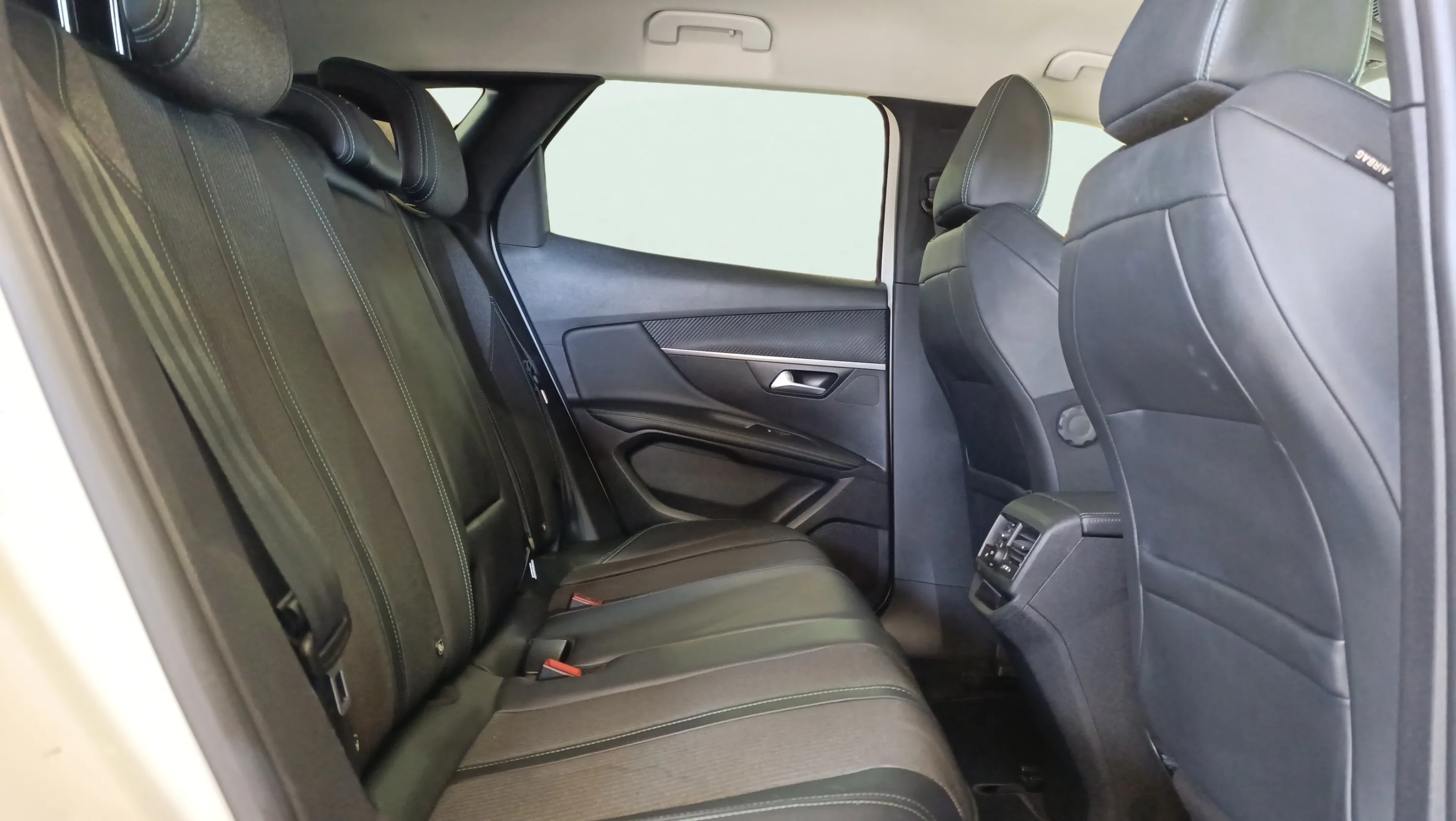 Peugeot 3008 1.2 PureTech Allure EAT8 - foto 34
