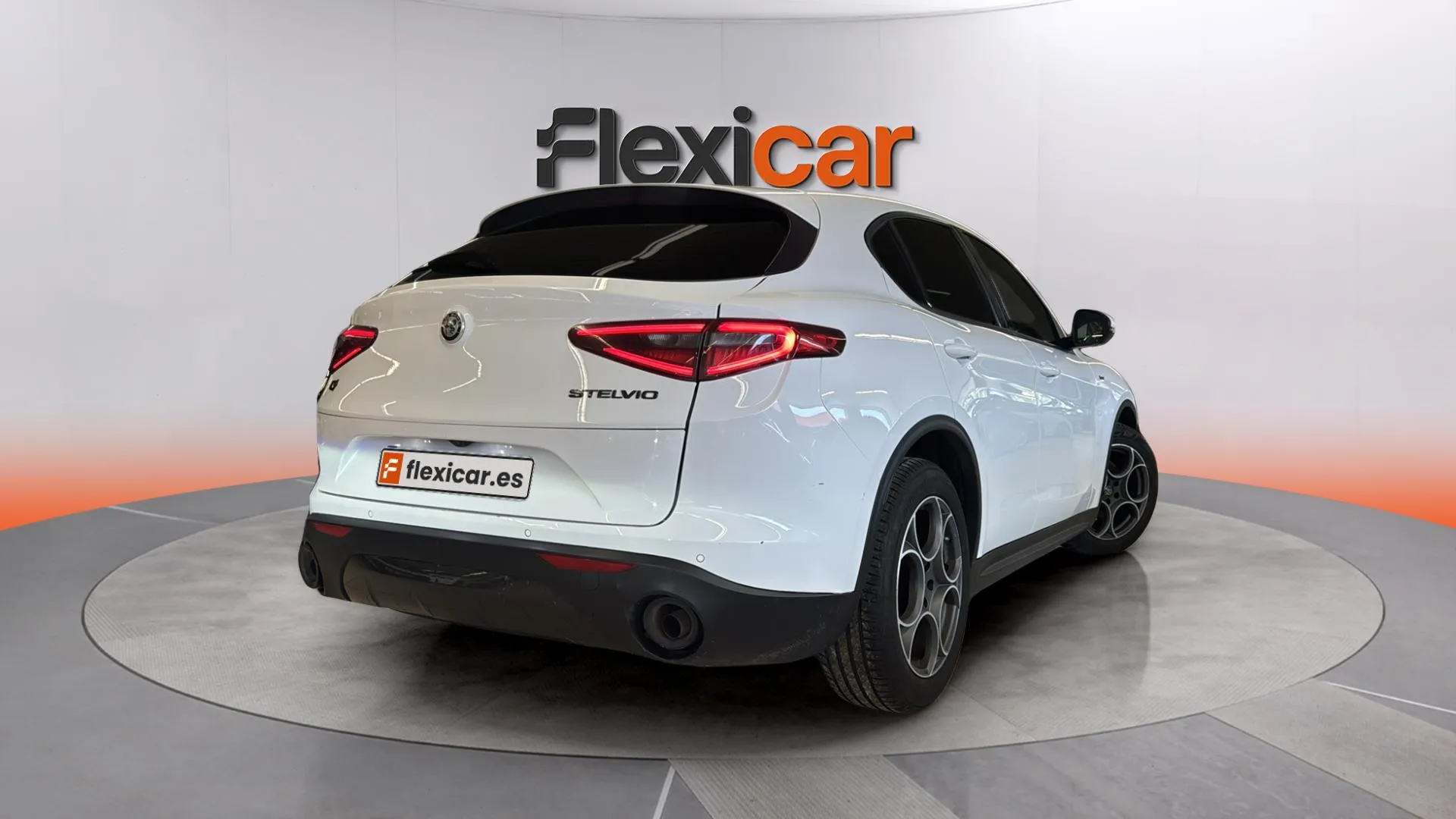 Alfa Romeo Stelvio 2.0 Gasolina Sprint+ Q4 - foto 7