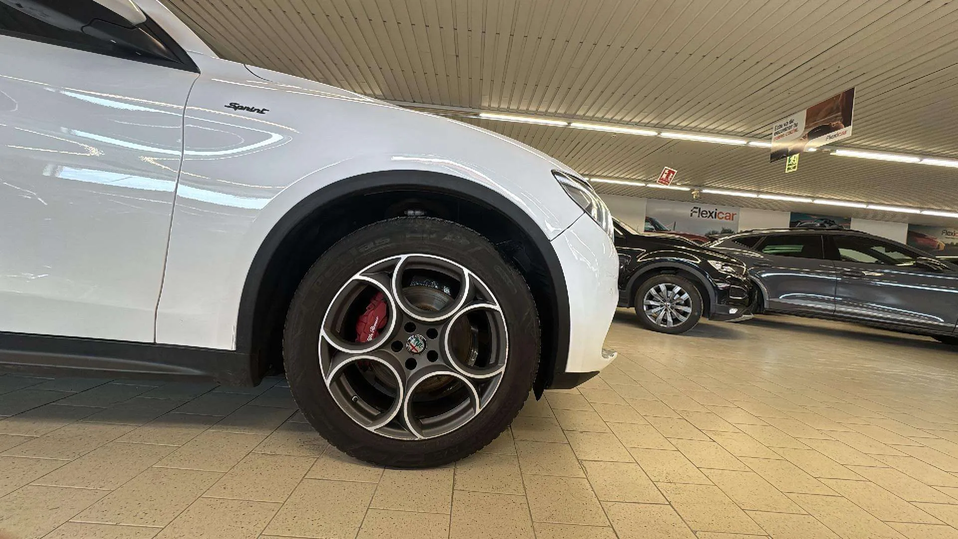 Alfa Romeo Stelvio 2.0 Gasolina Sprint+ Q4 - foto 9
