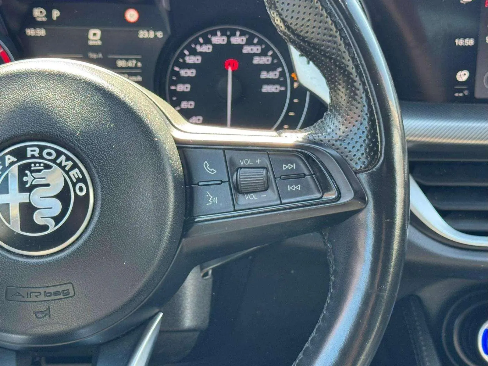 Alfa Romeo Stelvio 2.0 Gasolina Sprint Q4 - foto 12