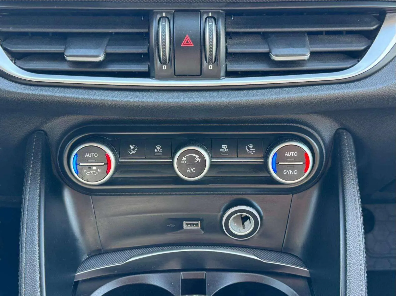 Alfa Romeo Stelvio 2.0 Gasolina Sprint Q4 - foto 9