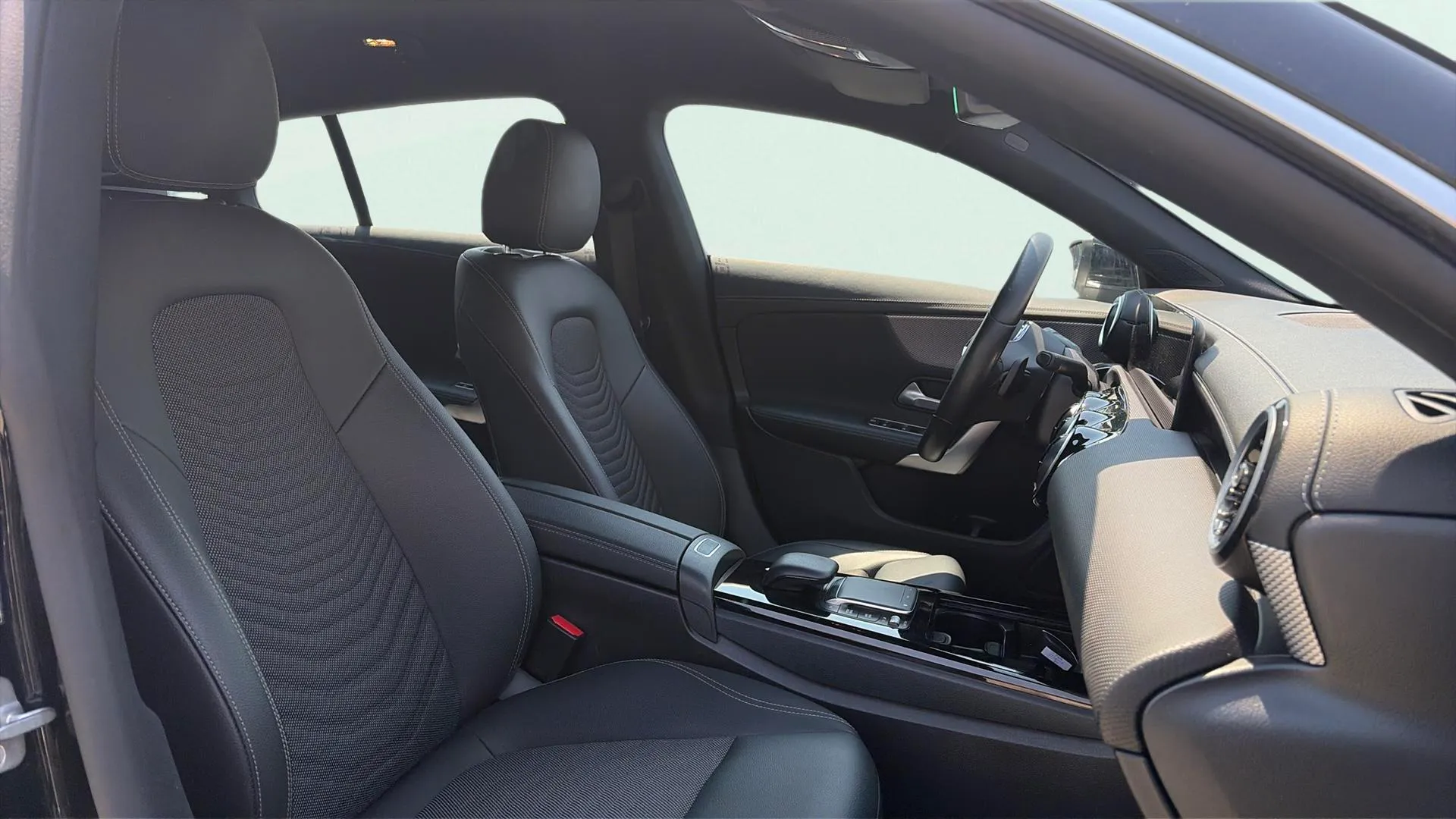 Mercedes-Benz CLA 250 e Shooting Brake - foto 10