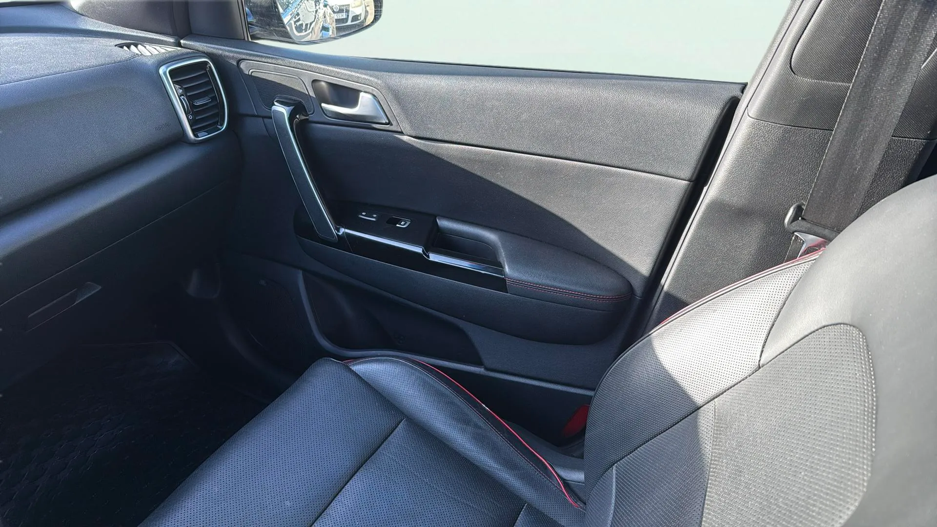 Kia Sportage 1.6 MHEV GT Line Xtreme 4x2 - foto 18