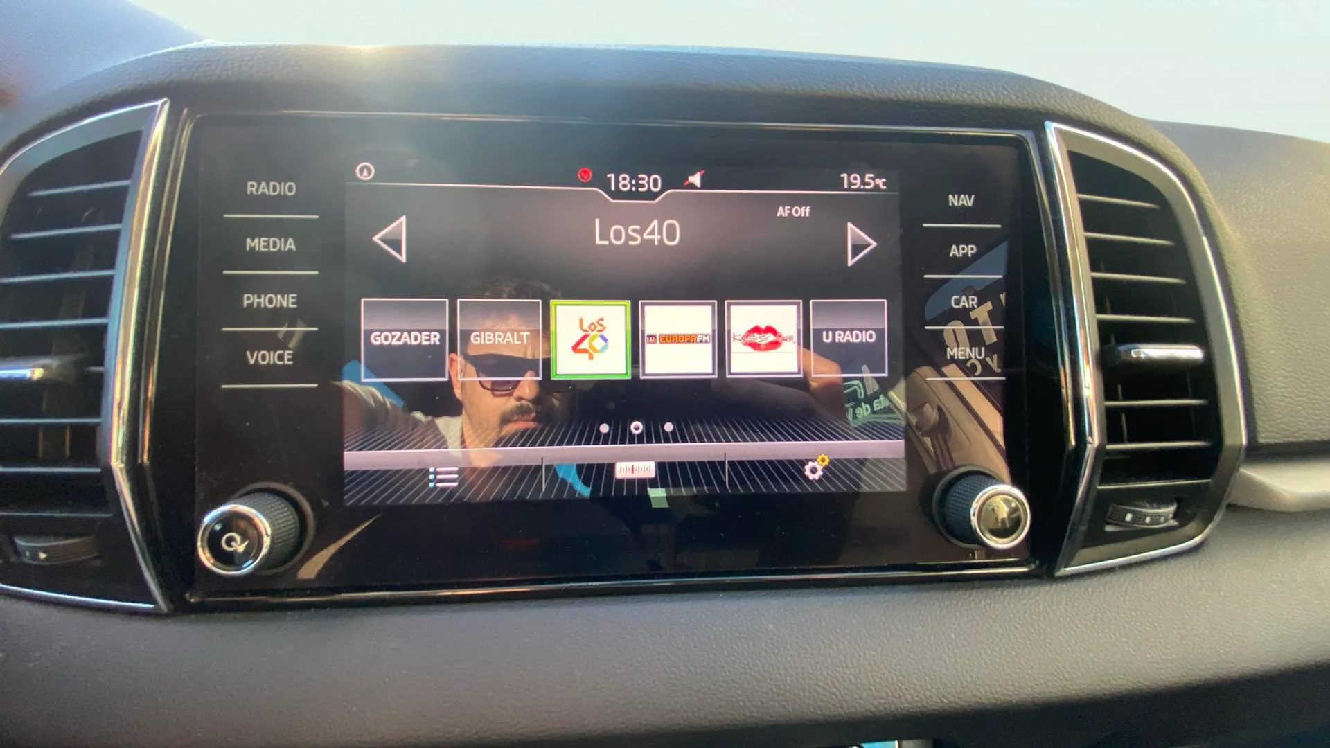 Škoda Karoq 1.5 TSI DSG ACT Ambition - foto 14
