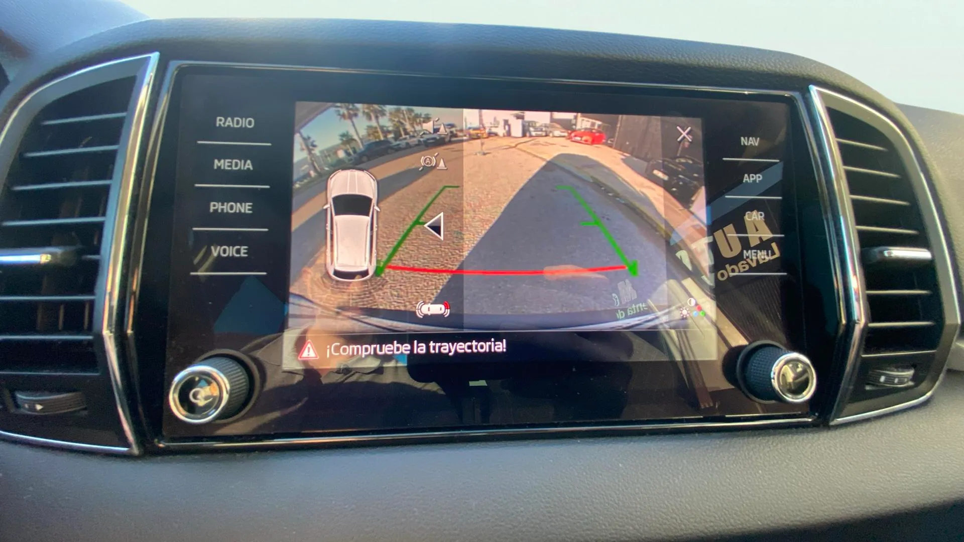 Škoda Karoq 1.5 TSI DSG ACT Ambition - foto 15